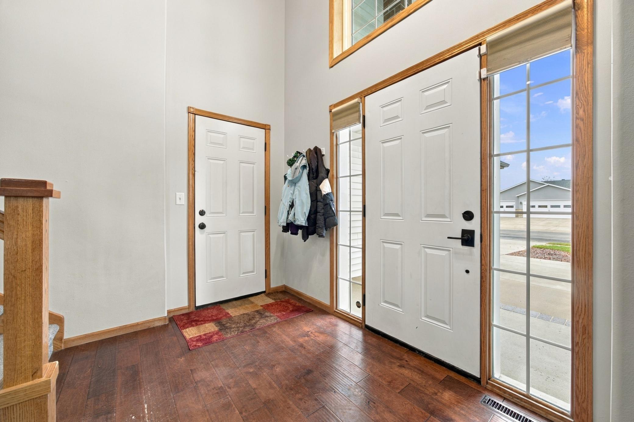 2008 single family home for sale at 442 33rd Street N in Moorhead, MN — 4 bed, 3 bath (photo 4 of 57)