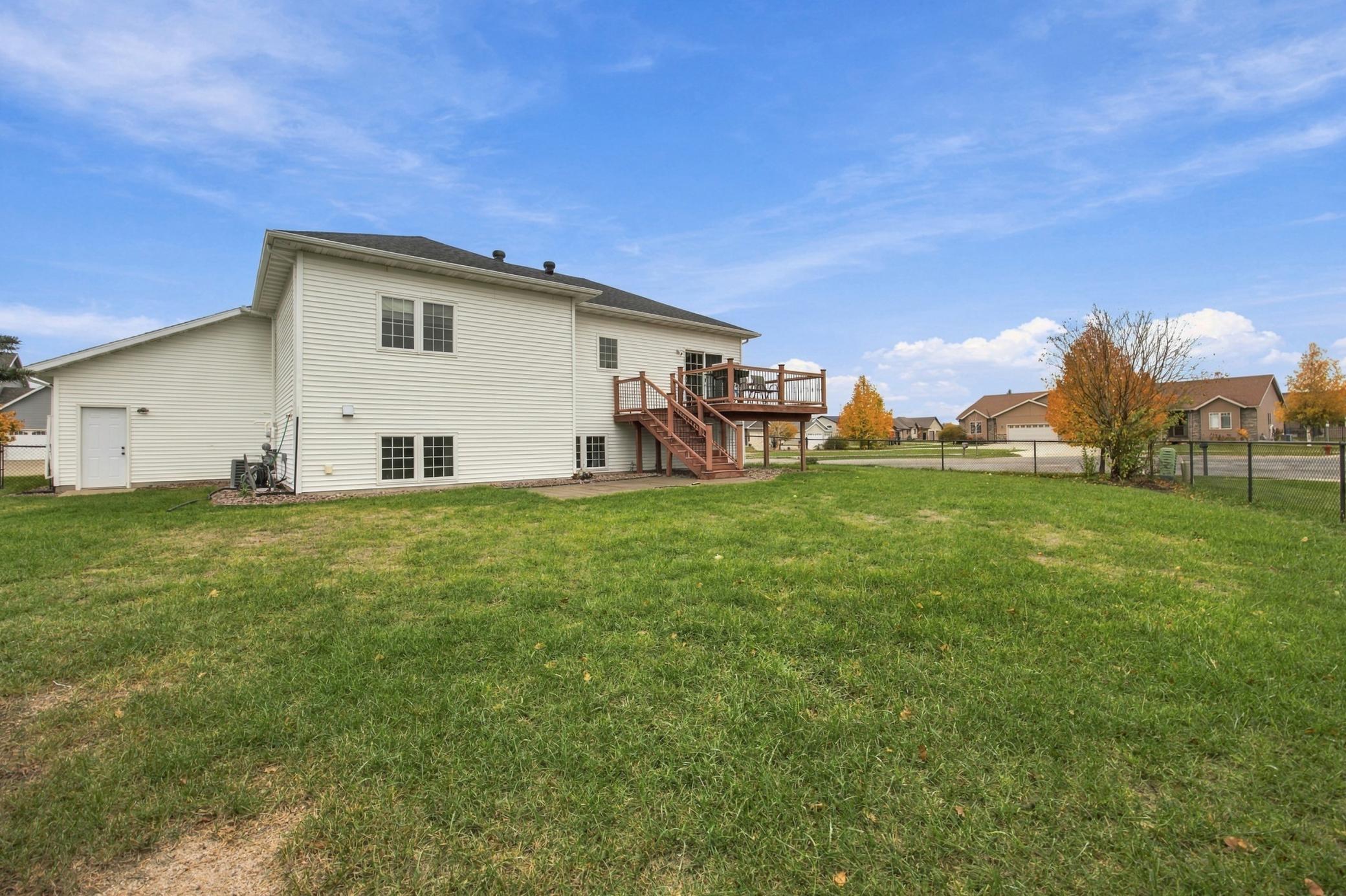 2008 single family home for sale at 442 33rd Street N in Moorhead, MN — 4 bed, 3 bath (photo 37 of 57)