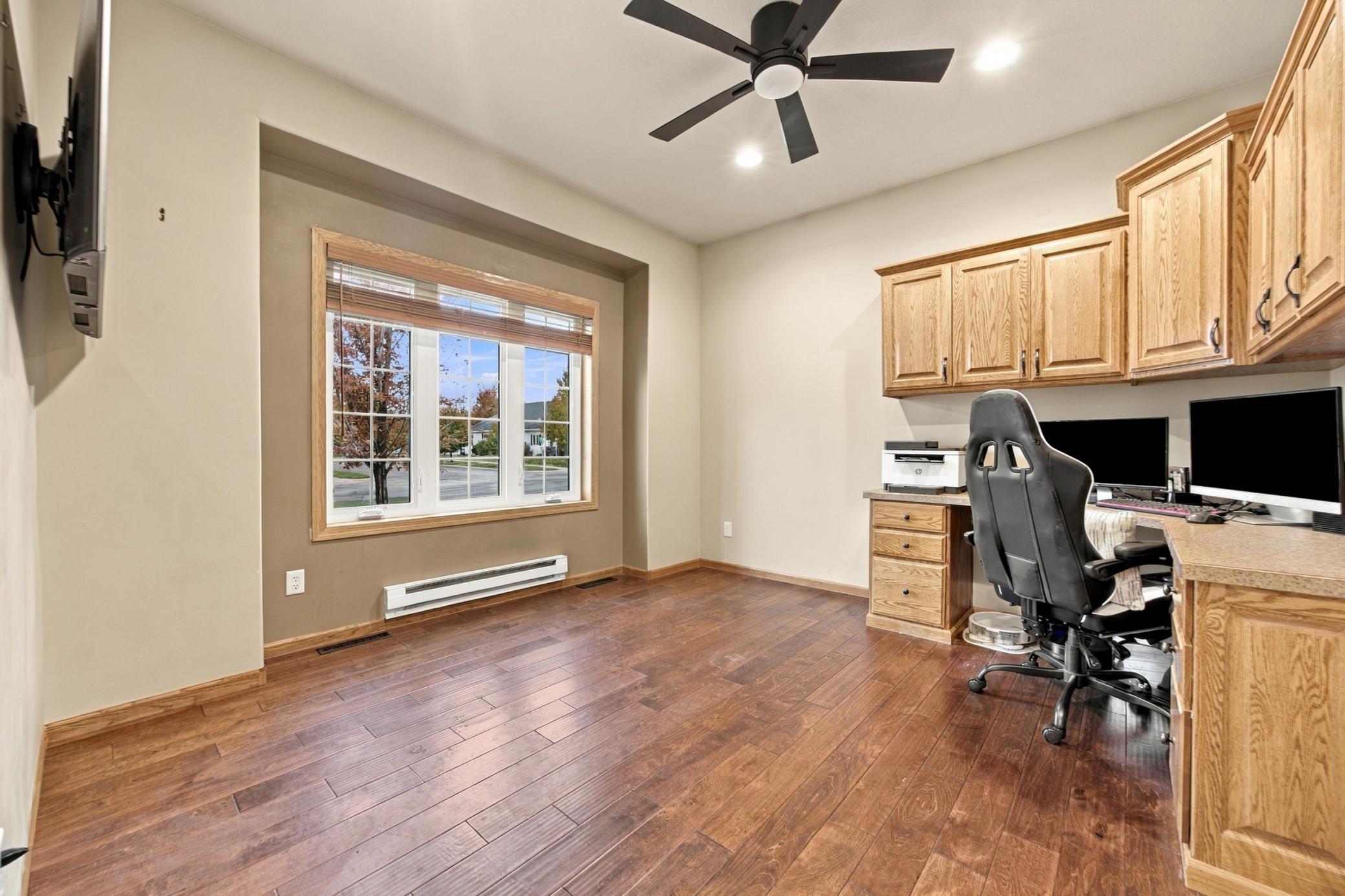 2008 single family home for sale at 442 33rd Street N in Moorhead, MN — 4 bed, 3 bath (photo 5 of 57)