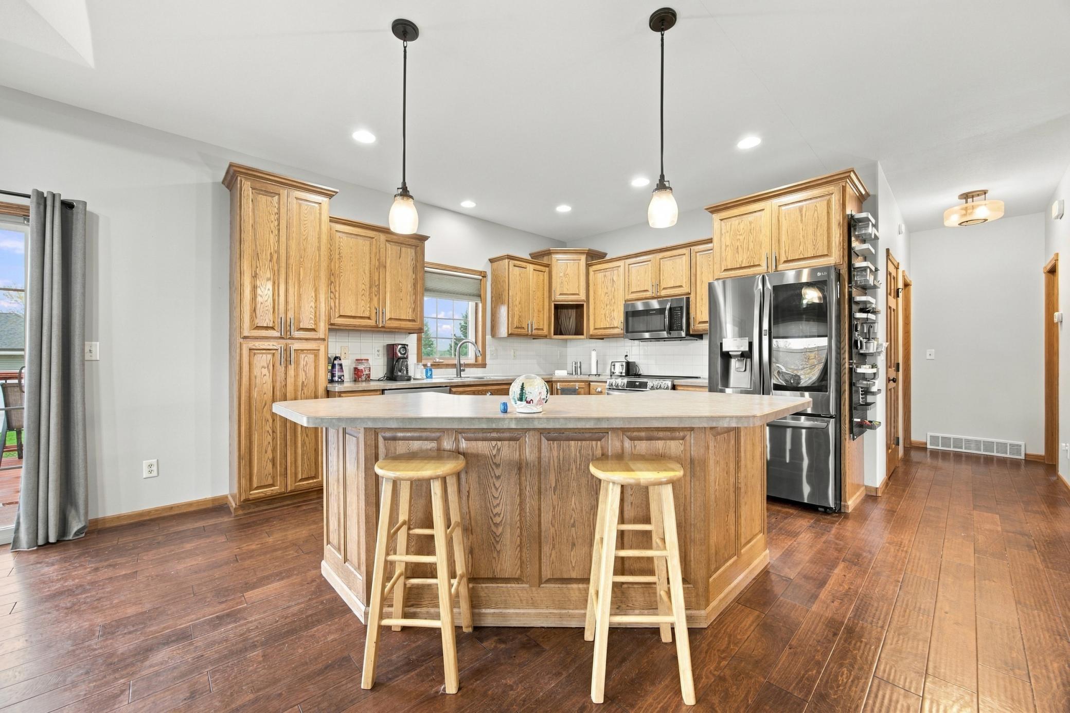 2008 single family home for sale at 442 33rd Street N in Moorhead, MN — 4 bed, 3 bath (photo 8 of 57)