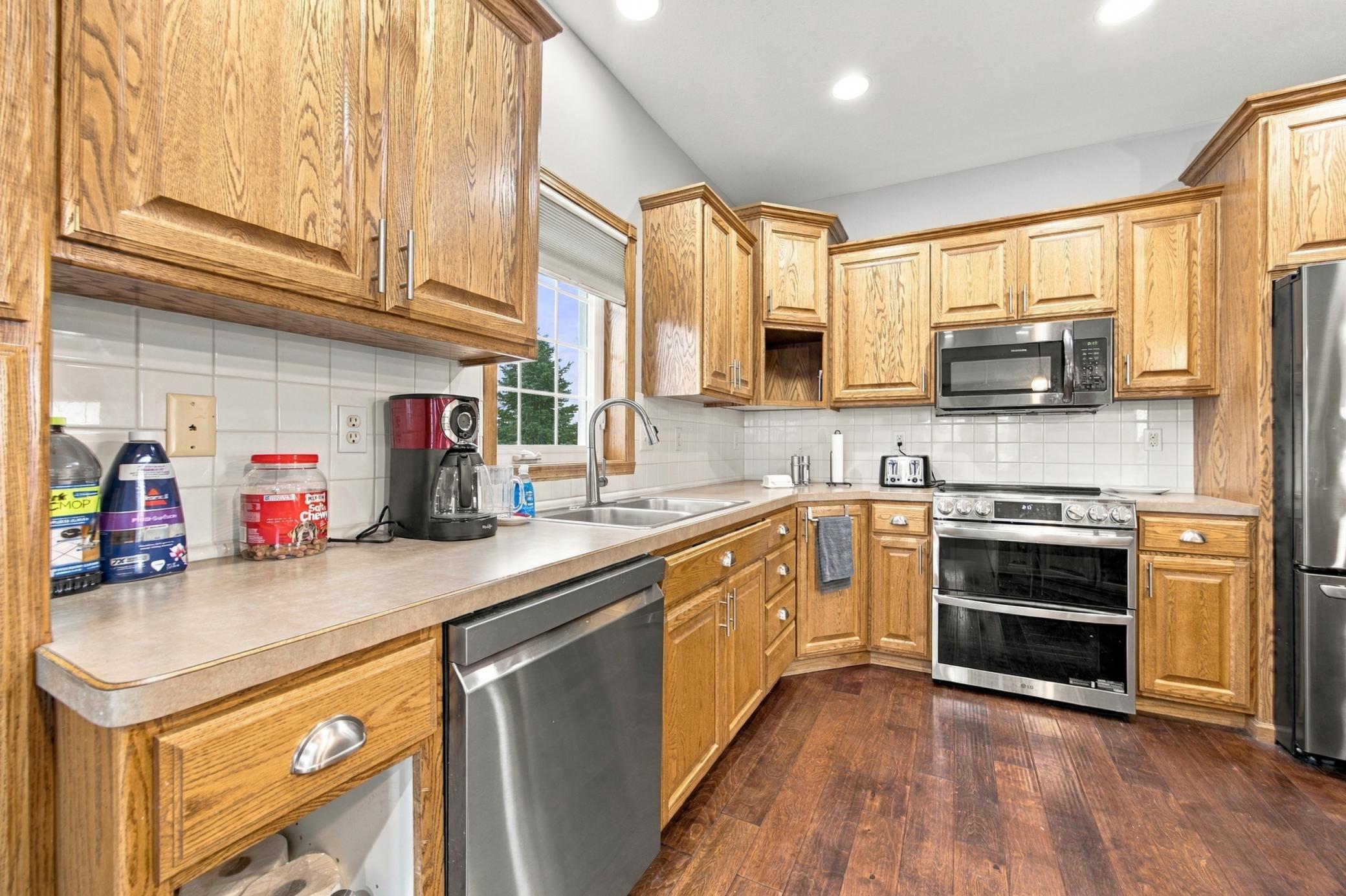 2008 single family home for sale at 442 33rd Street N in Moorhead, MN — 4 bed, 3 bath (photo 9 of 57)