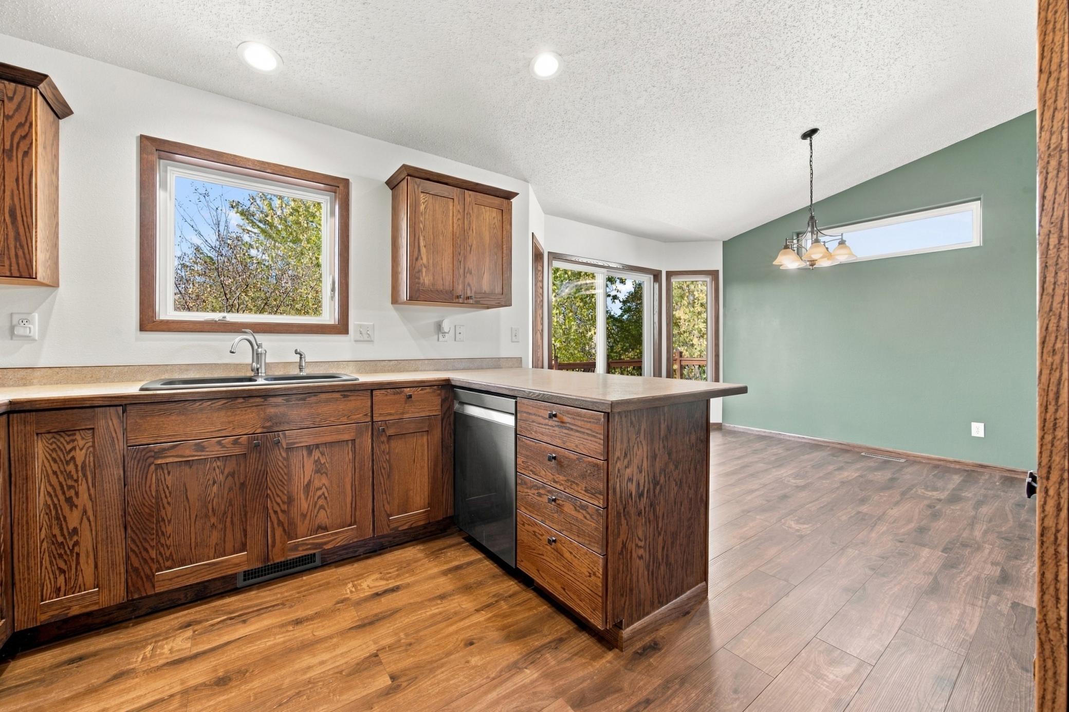 2007 single family home for sale at 4530 10th Street W in West Fargo, ND — 4 bed, 3 bath (photo 11 of 51)