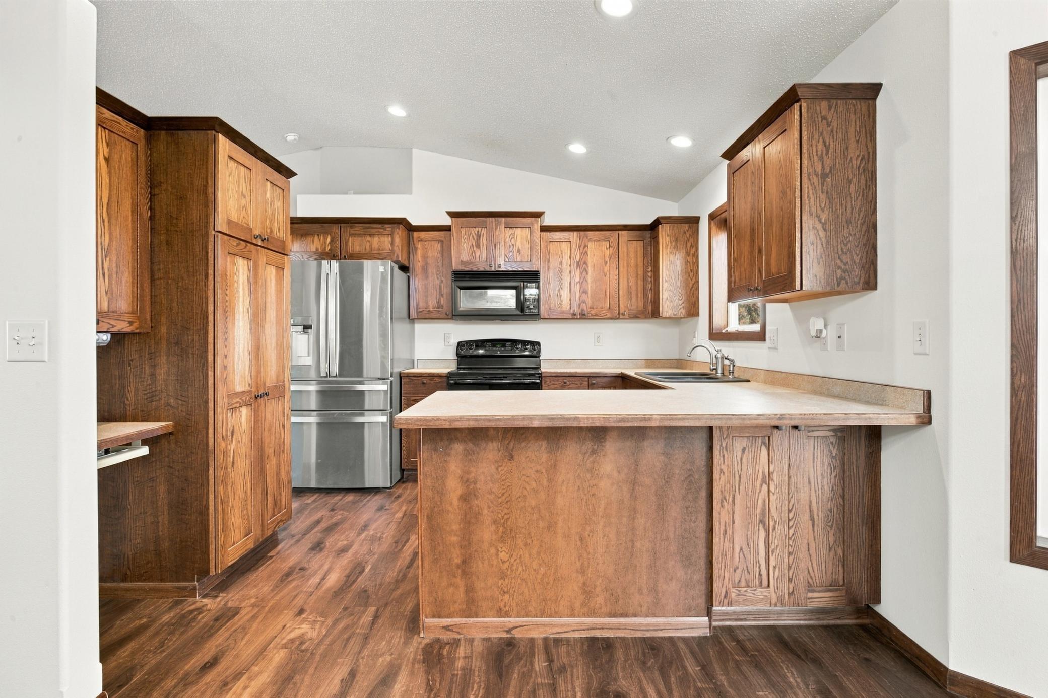 2007 single family home for sale at 4530 10th Street W in West Fargo, ND — 4 bed, 3 bath (photo 12 of 51)