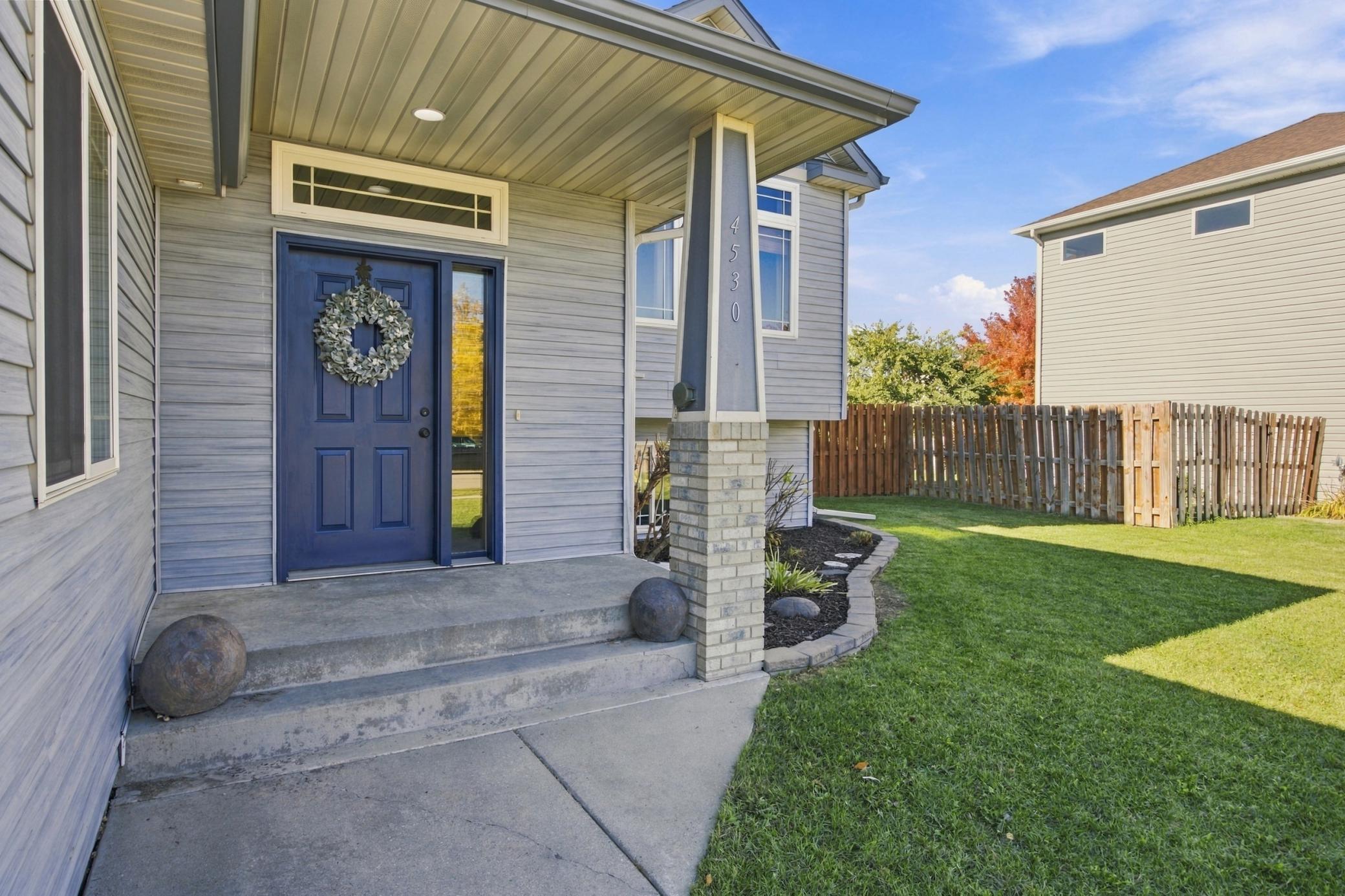 2007 single family home for sale at 4530 10th Street W in West Fargo, ND — 4 bed, 3 bath (photo 3 of 51)