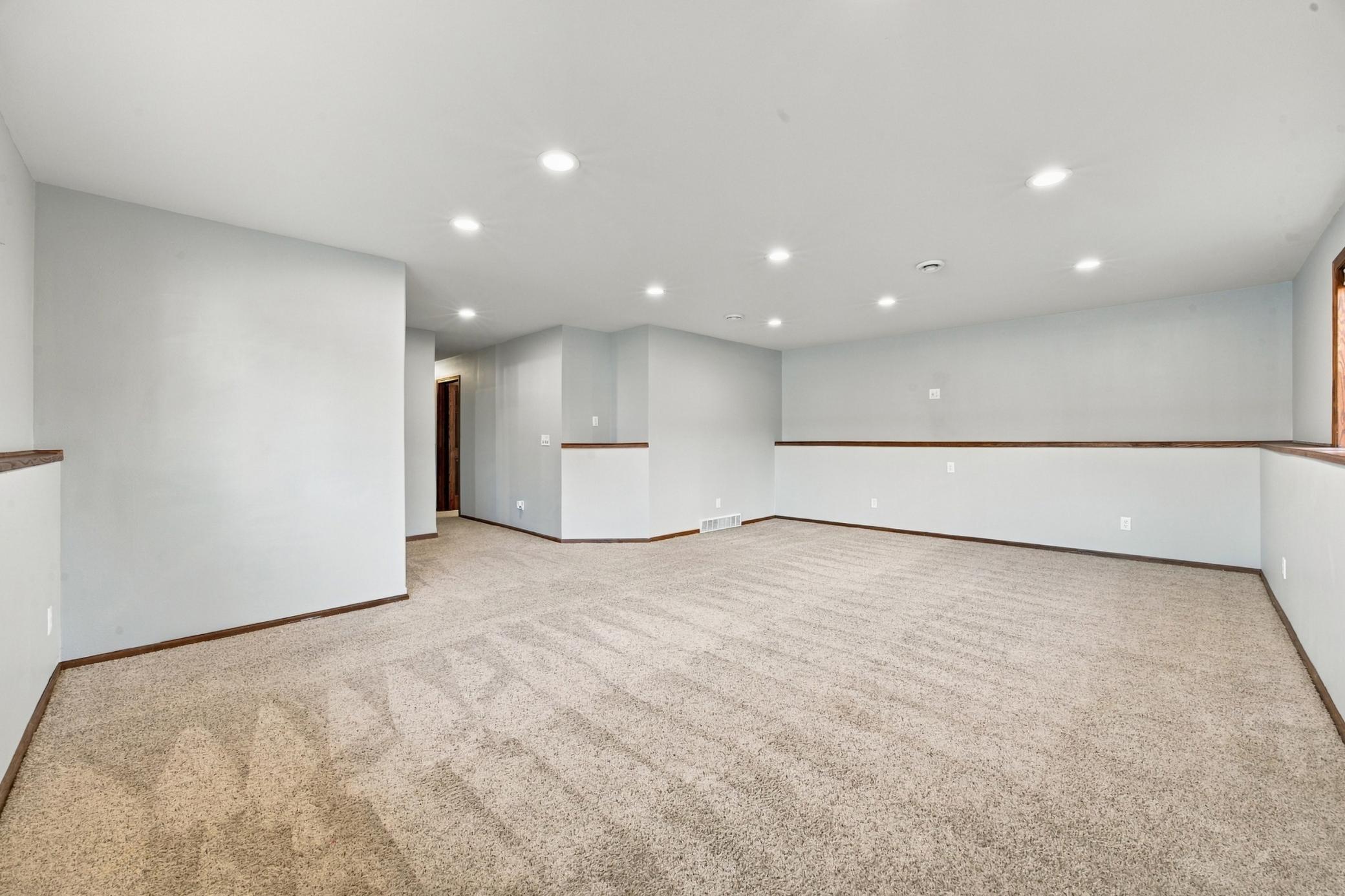 2007 single family home for sale at 4530 10th Street W in West Fargo, ND — 4 bed, 3 bath (photo 24 of 51)