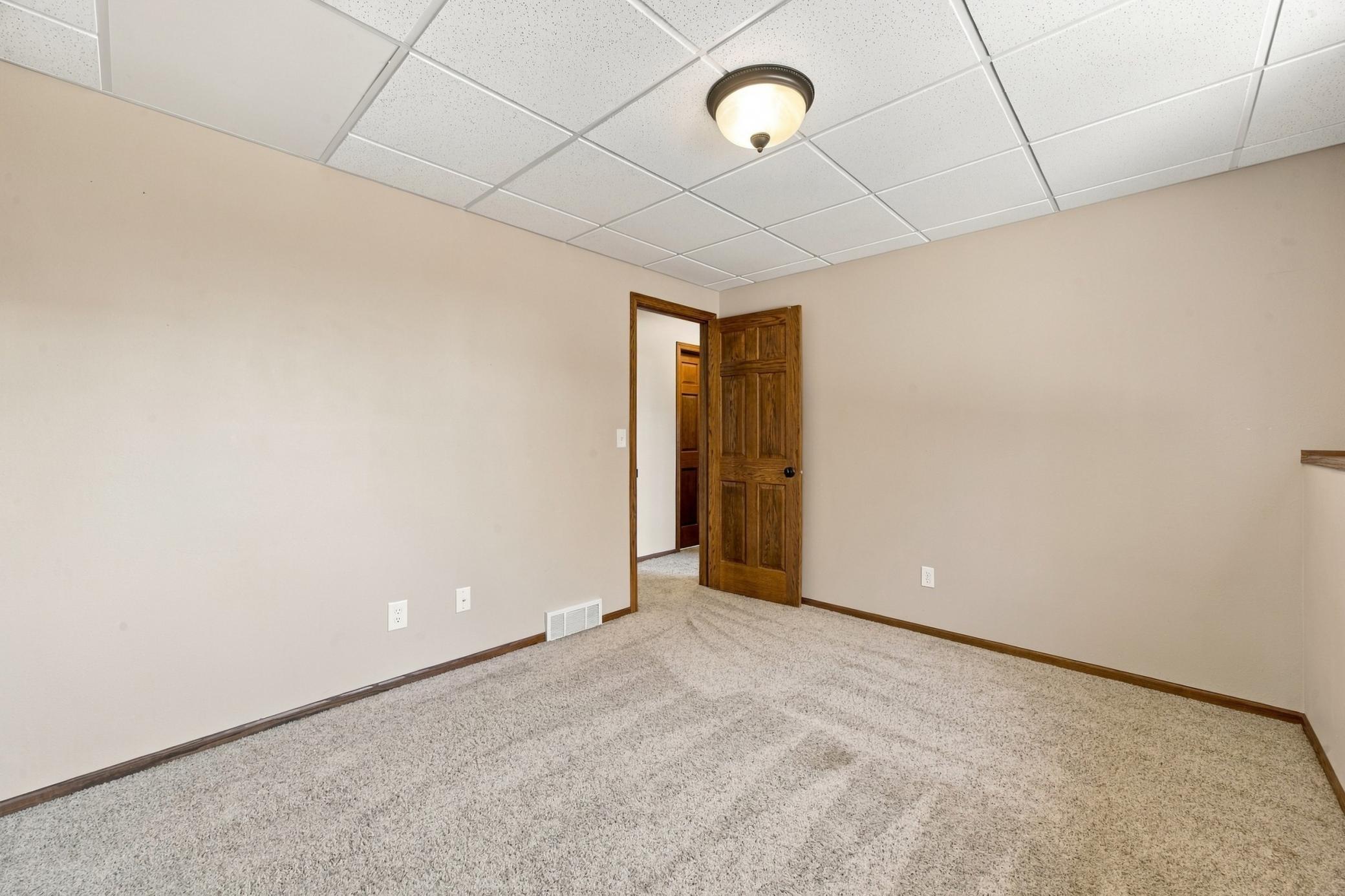 2007 single family home for sale at 4530 10th Street W in West Fargo, ND — 4 bed, 3 bath (photo 28 of 51)