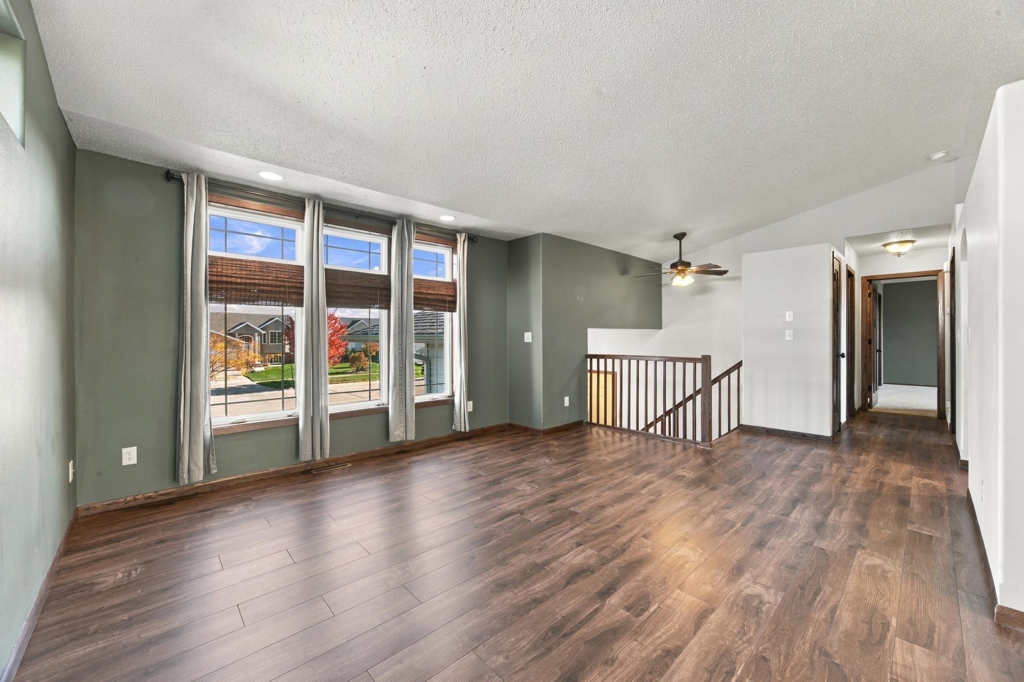 2007 single family home for sale at 4530 10th Street W in West Fargo, ND — 4 bed, 3 bath (photo 5 of 51)