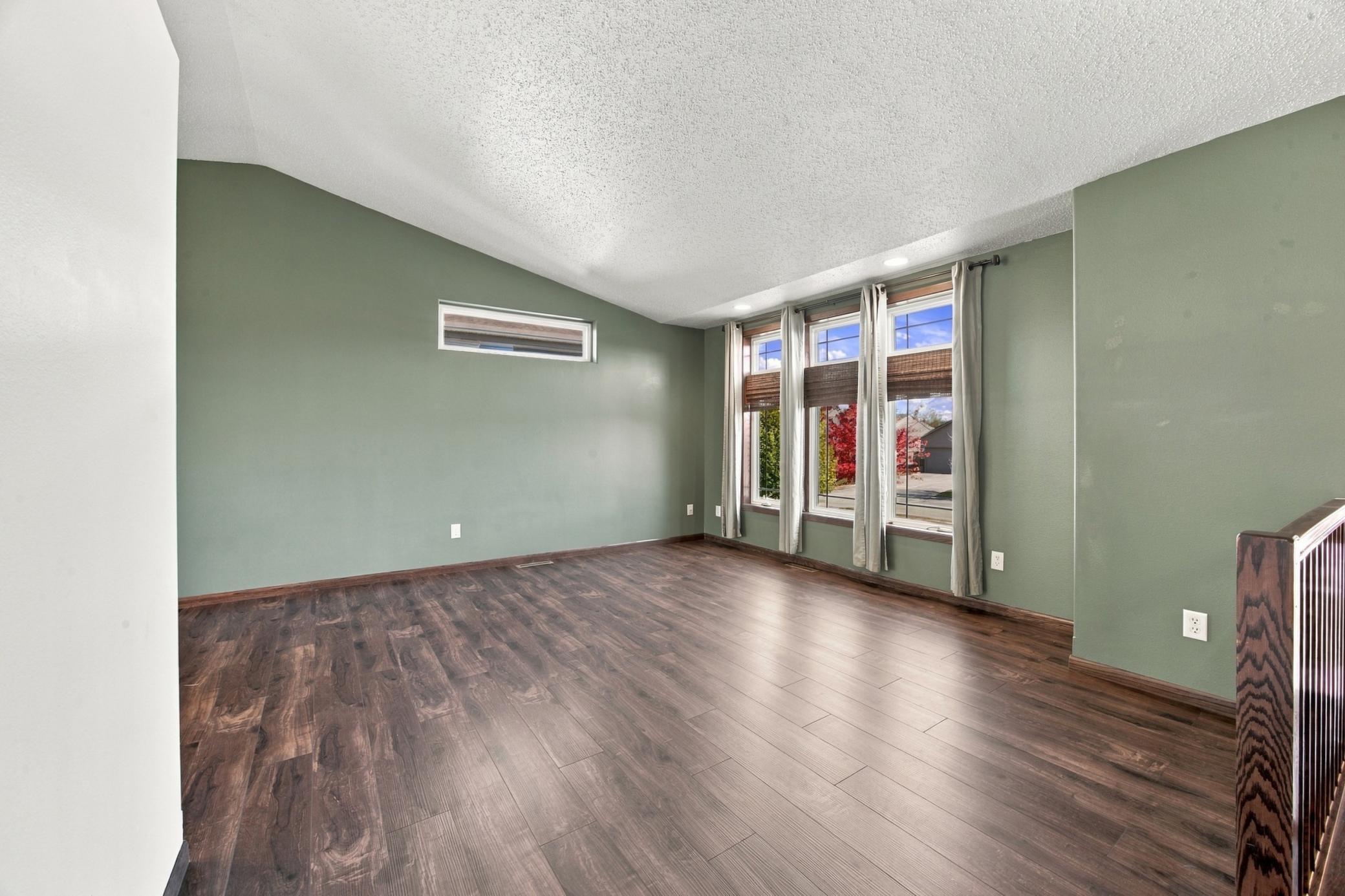 2007 single family home for sale at 4530 10th Street W in West Fargo, ND — 4 bed, 3 bath (photo 6 of 51)