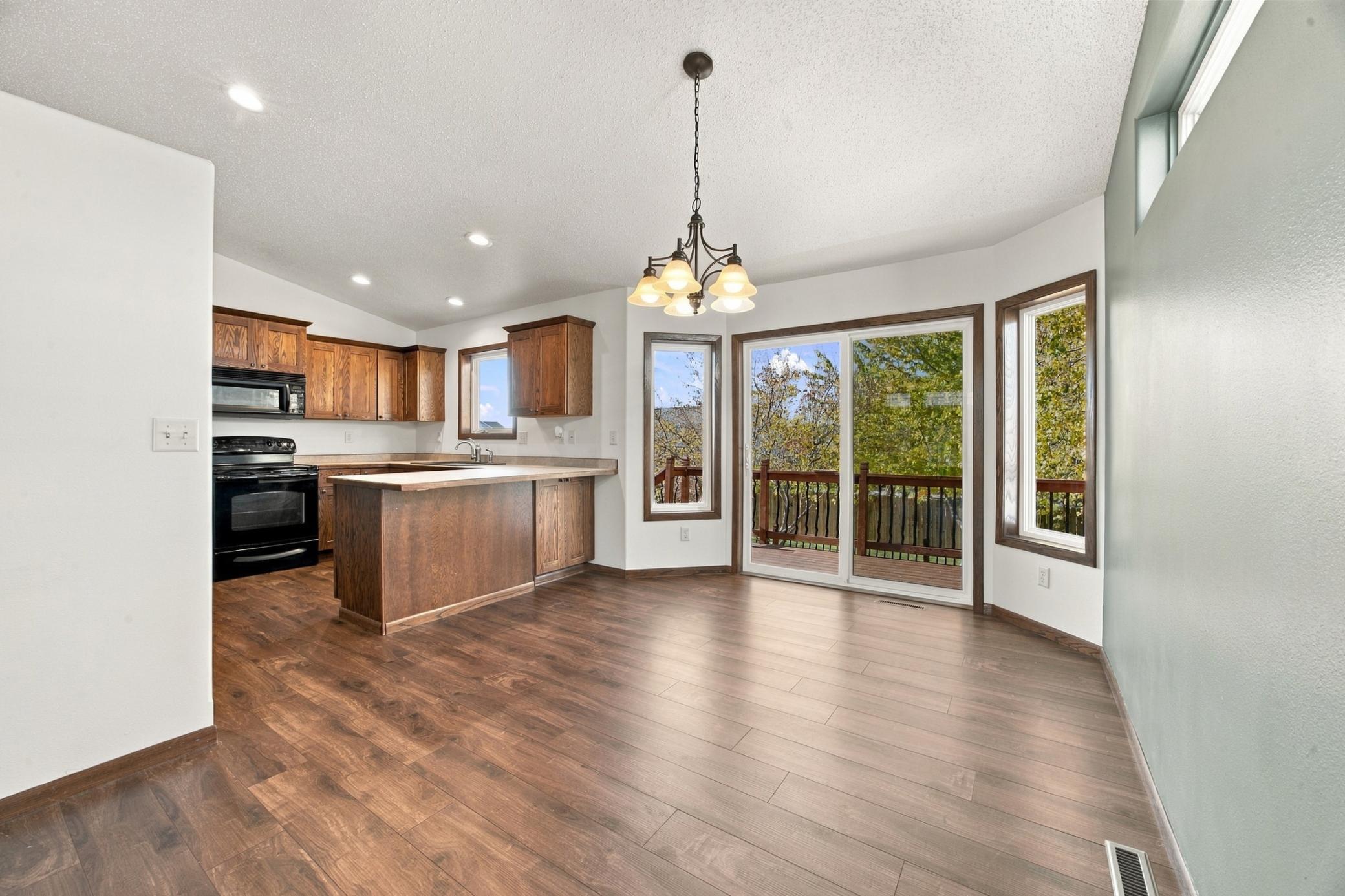 2007 single family home for sale at 4530 10th Street W in West Fargo, ND — 4 bed, 3 bath (photo 10 of 51)