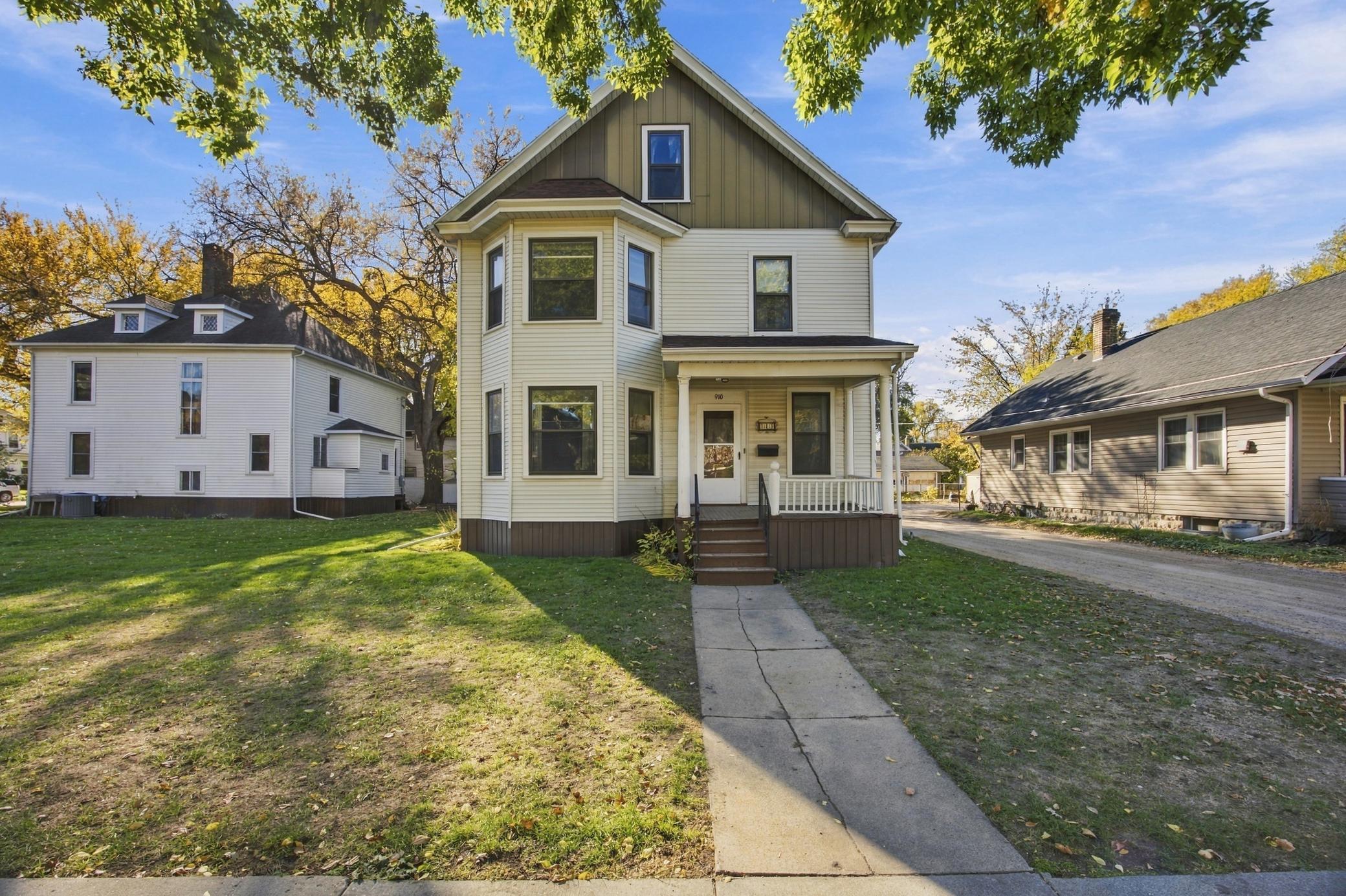 910 5th Avenue S, Fargo, ND 58103 open house