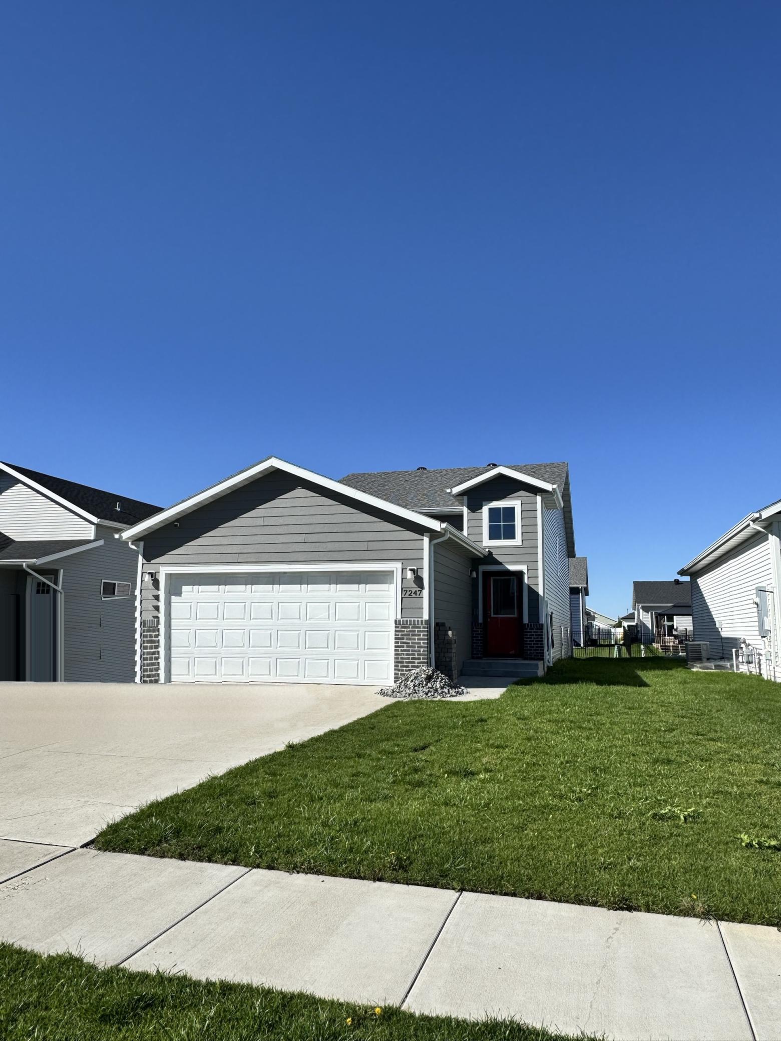 2021 single family home for sale at 7247 27th Street S in Fargo, ND — 4 bed, 2 bath