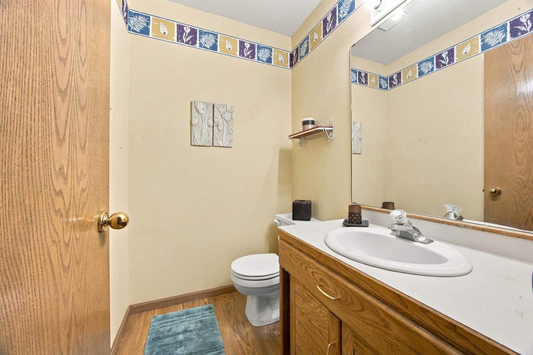 1993 single family home for sale at 512 12th Street E in West Fargo, ND — 4 bed, 4 bath (photo 15 of 44)