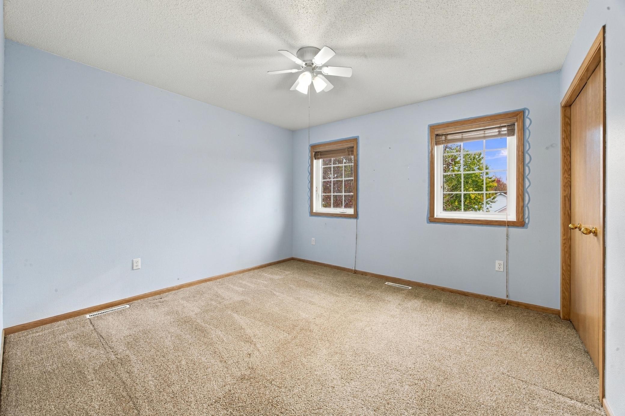 1993 single family home for sale at 512 12th Street E in West Fargo, ND — 4 bed, 4 bath (photo 19 of 44)