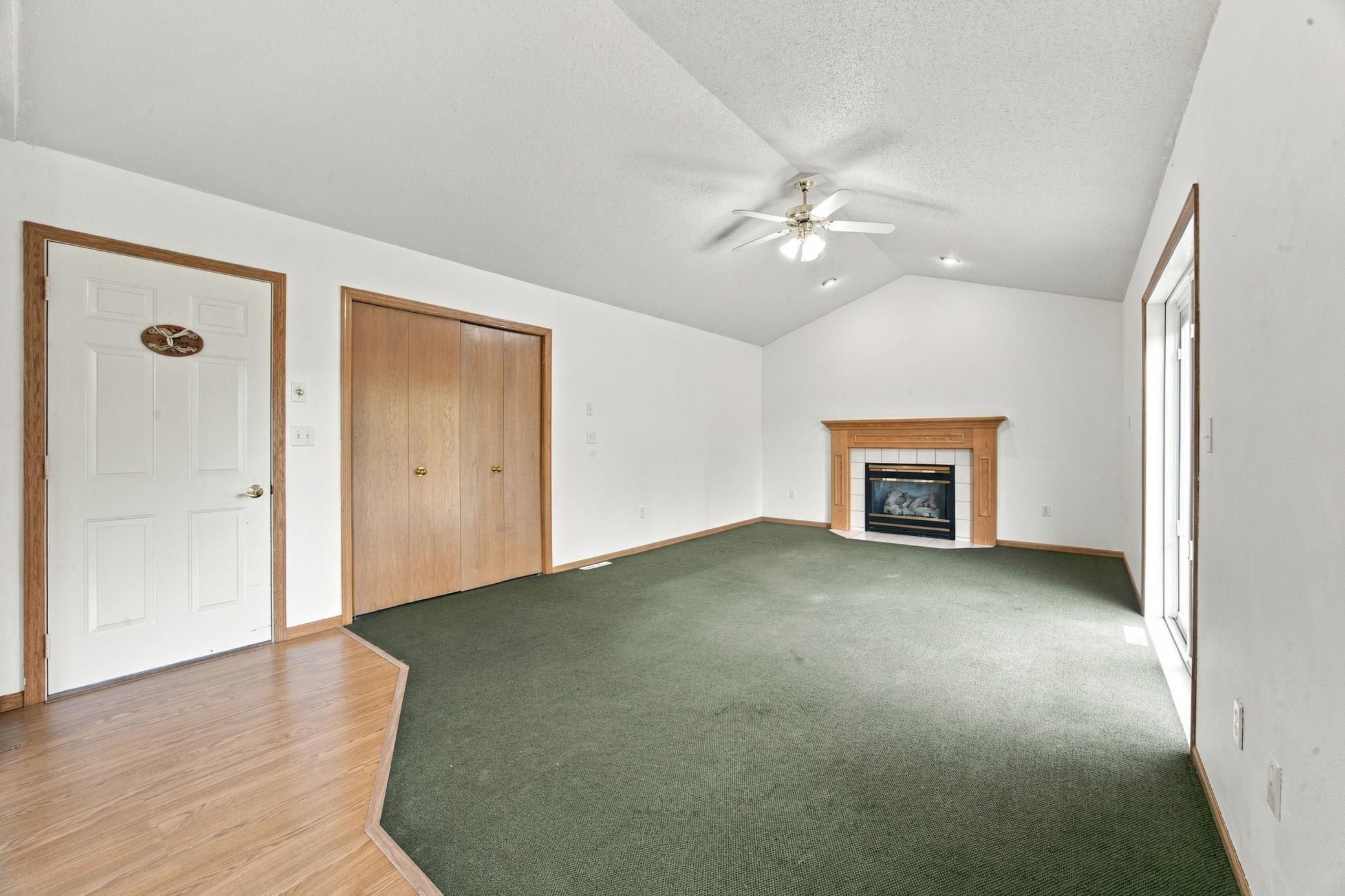 1993 single family home for sale at 512 12th Street E in West Fargo, ND — 4 bed, 4 bath (photo 8 of 44)