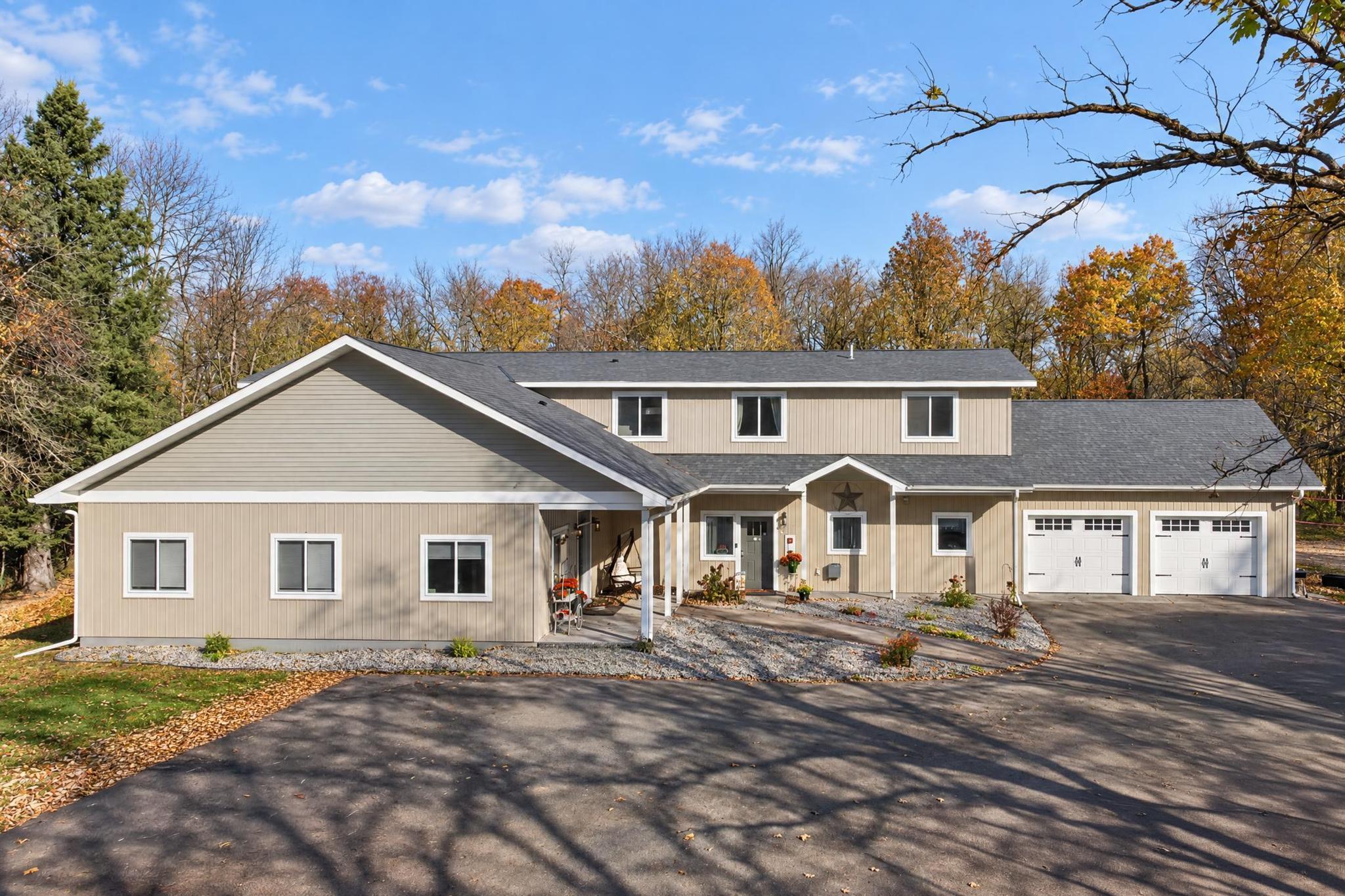 2023 single family home for sale at 16966 County Road 2 in Brainerd, MN — 6 bed, 5 bath (photo 2 of 56)