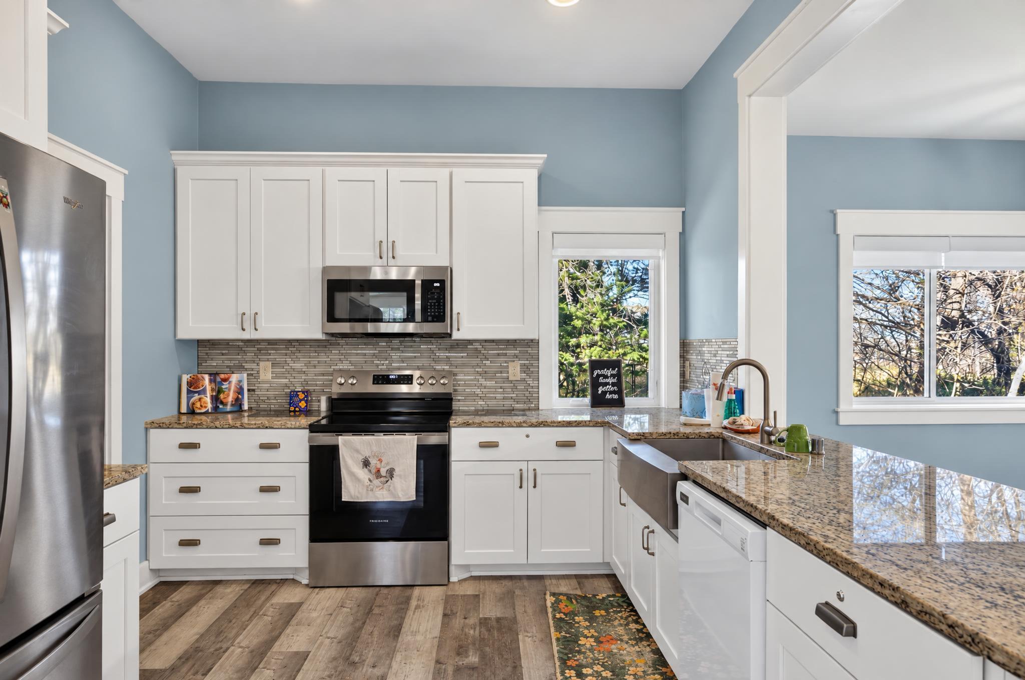 2023 single family home for sale at 16966 County Road 2 in Brainerd, MN — 6 bed, 5 bath (photo 5 of 56)