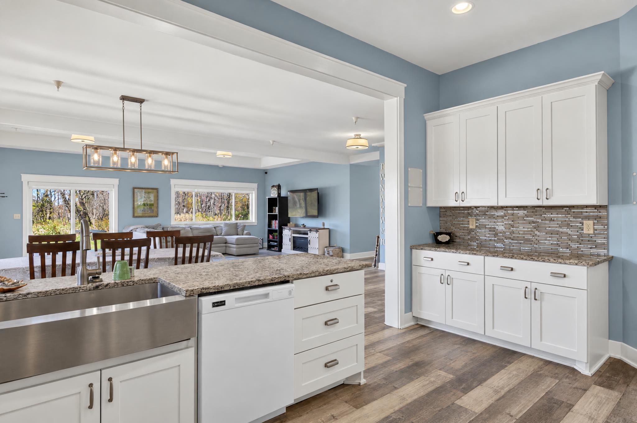 2023 single family home for sale at 16966 County Road 2 in Brainerd, MN — 6 bed, 5 bath (photo 7 of 56)