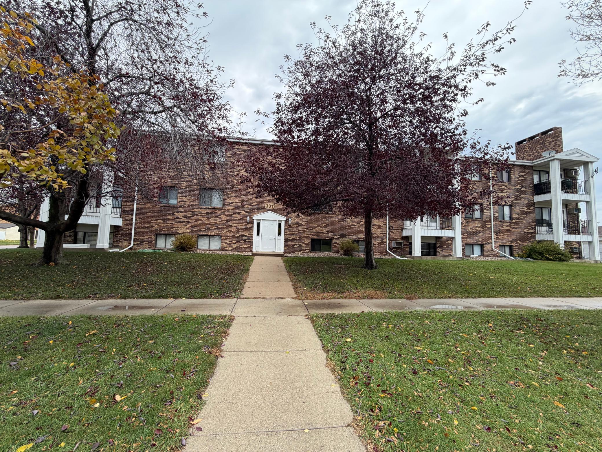 1979 condo for sale at 331 Prairiewood Circle S, Unit 206 in Fargo, ND — 2 bed, 2 bath