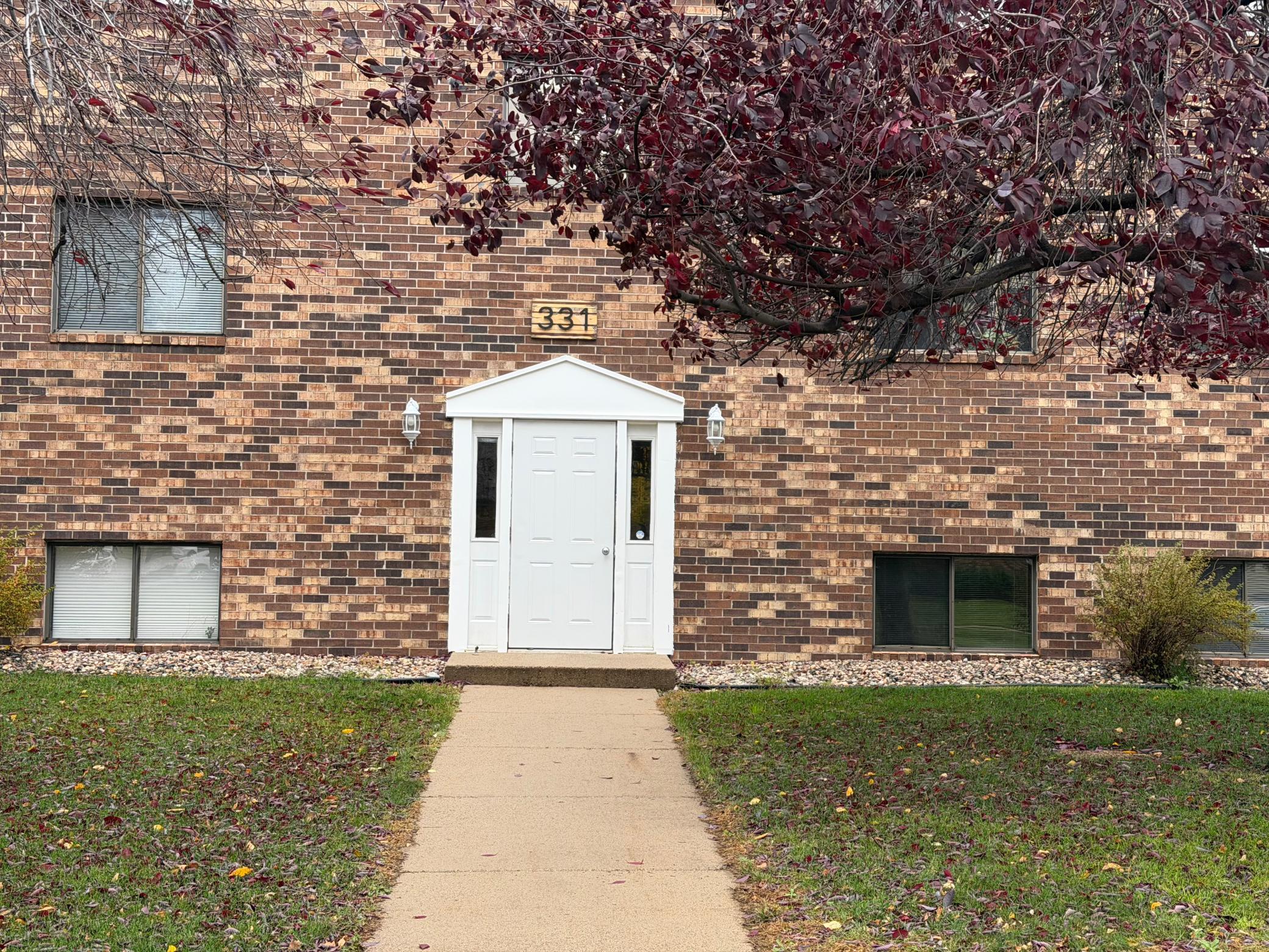 1979 condo for sale at 331 Prairiewood Circle S, Unit 206 in Fargo, ND — 2 bed, 2 bath (photo 2 of 31)