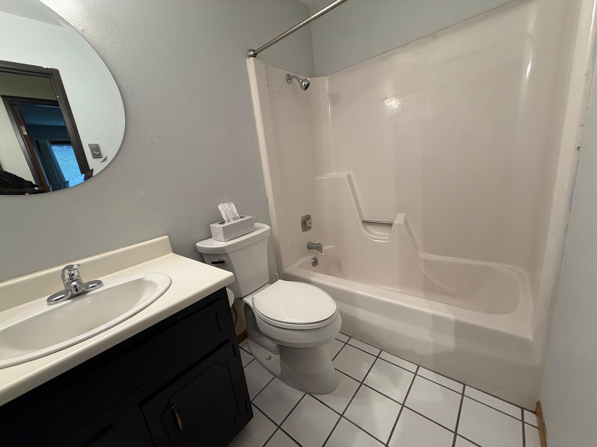 1979 condo for sale at 331 Prairiewood Circle S, Unit 206 in Fargo, ND — 2 bed, 2 bath (photo 23 of 31)