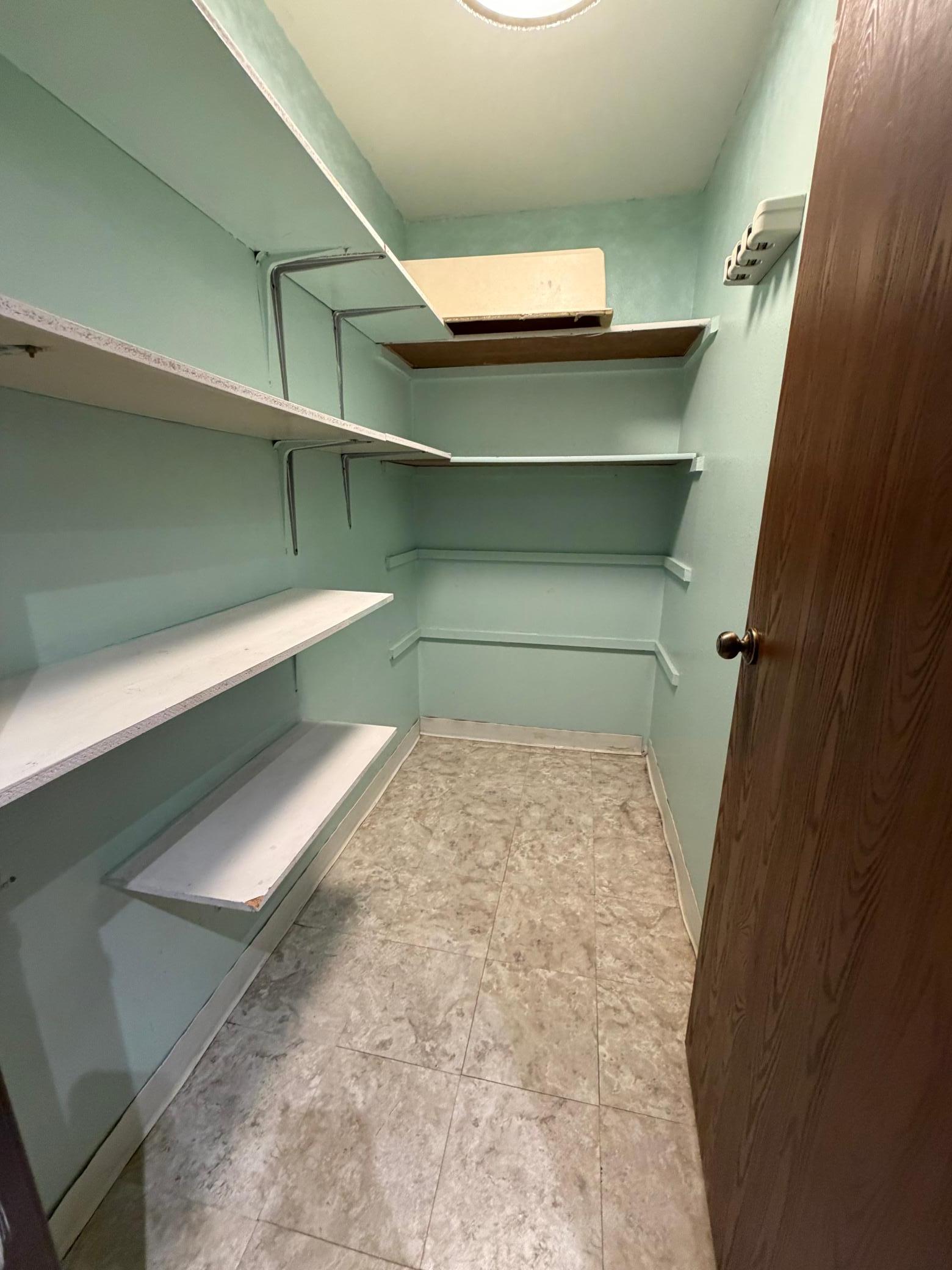 1979 condo for sale at 331 Prairiewood Circle S, Unit 206 in Fargo, ND — 2 bed, 2 bath (photo 24 of 31)