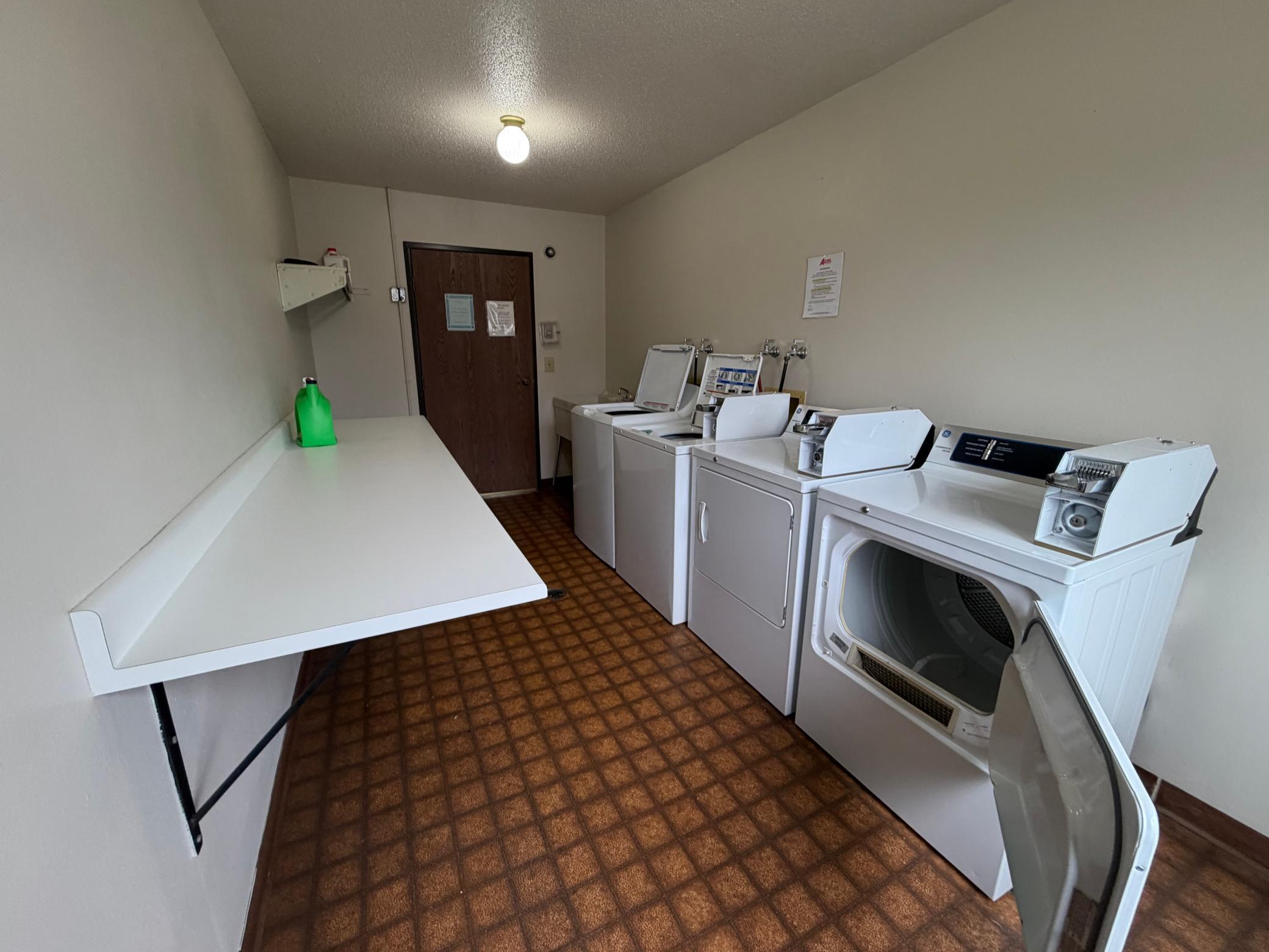 1979 condo for sale at 331 Prairiewood Circle S, Unit 206 in Fargo, ND — 2 bed, 2 bath (photo 25 of 31)