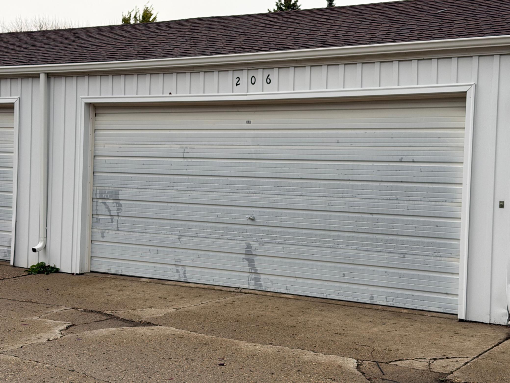 1979 condo for sale at 331 Prairiewood Circle S, Unit 206 in Fargo, ND — 2 bed, 2 bath (photo 29 of 31)