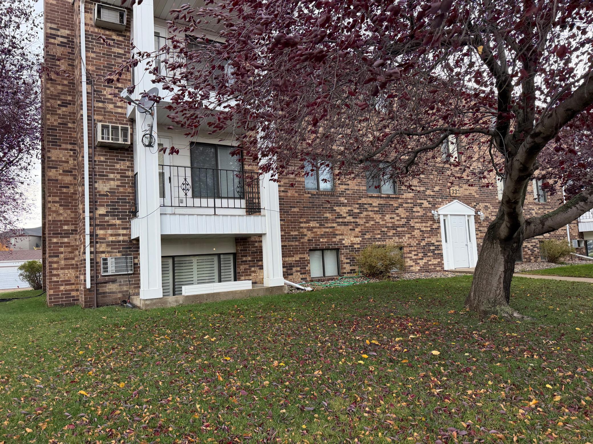 1979 condo for sale at 331 Prairiewood Circle S, Unit 206 in Fargo, ND — 2 bed, 2 bath (photo 30 of 31)