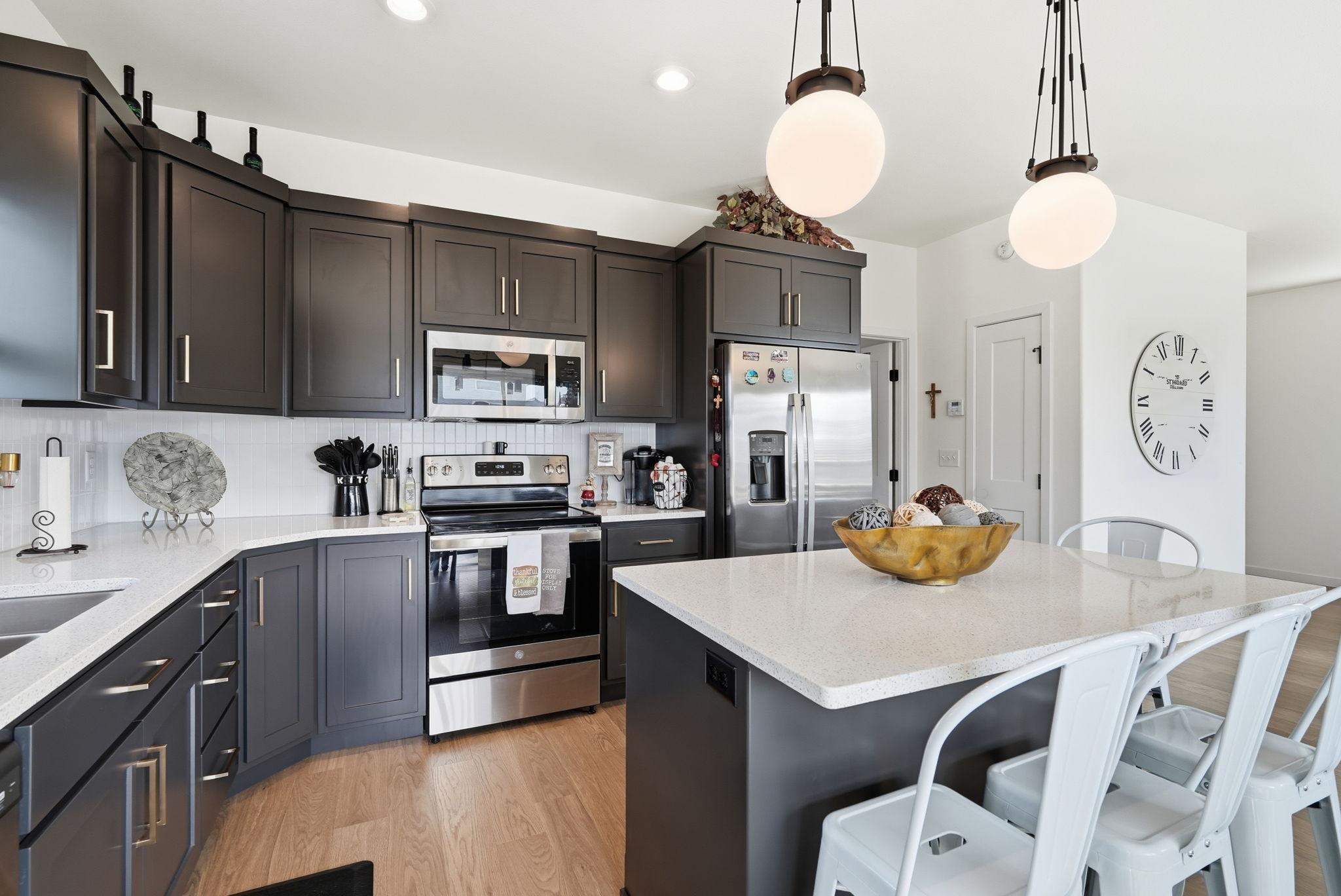 2023 single family home for sale at 1151 Marlys Drive W in West Fargo, ND — 3 bed, 3 bath (photo 14 of 43)