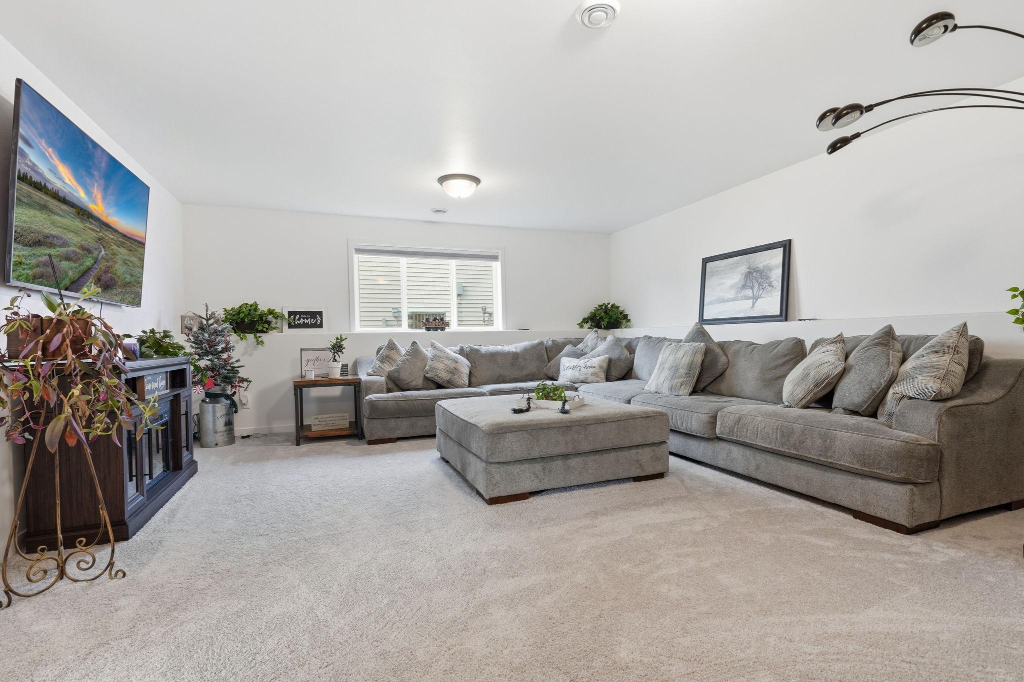 2023 single family home for sale at 1151 Marlys Drive W in West Fargo, ND — 3 bed, 3 bath (photo 23 of 43)