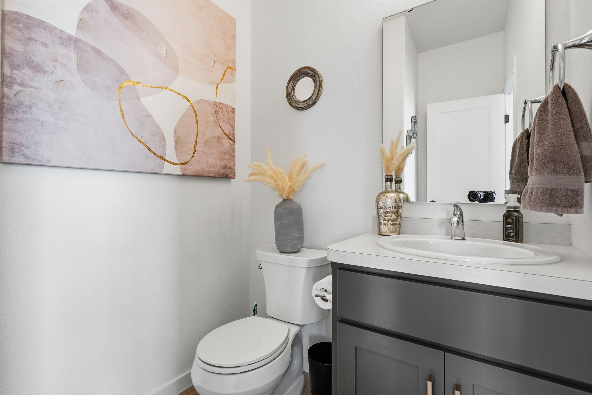 2023 single family home for sale at 1151 Marlys Drive W in West Fargo, ND — 3 bed, 3 bath (photo 5 of 43)
