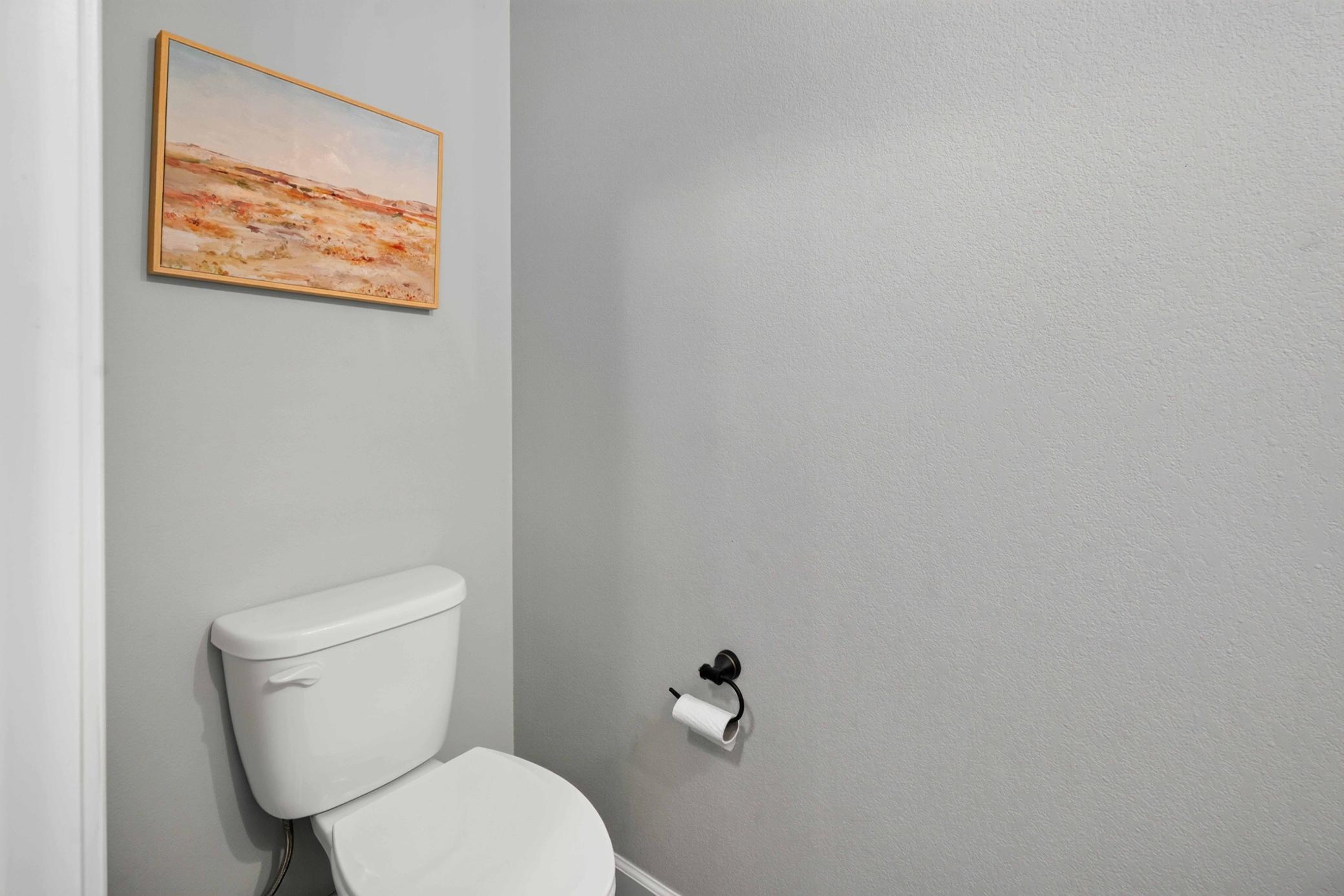 2018 single family home for sale at 1074 Highland Lane W in West Fargo, ND — 4 bed, 4 bath (photo 10 of 32)