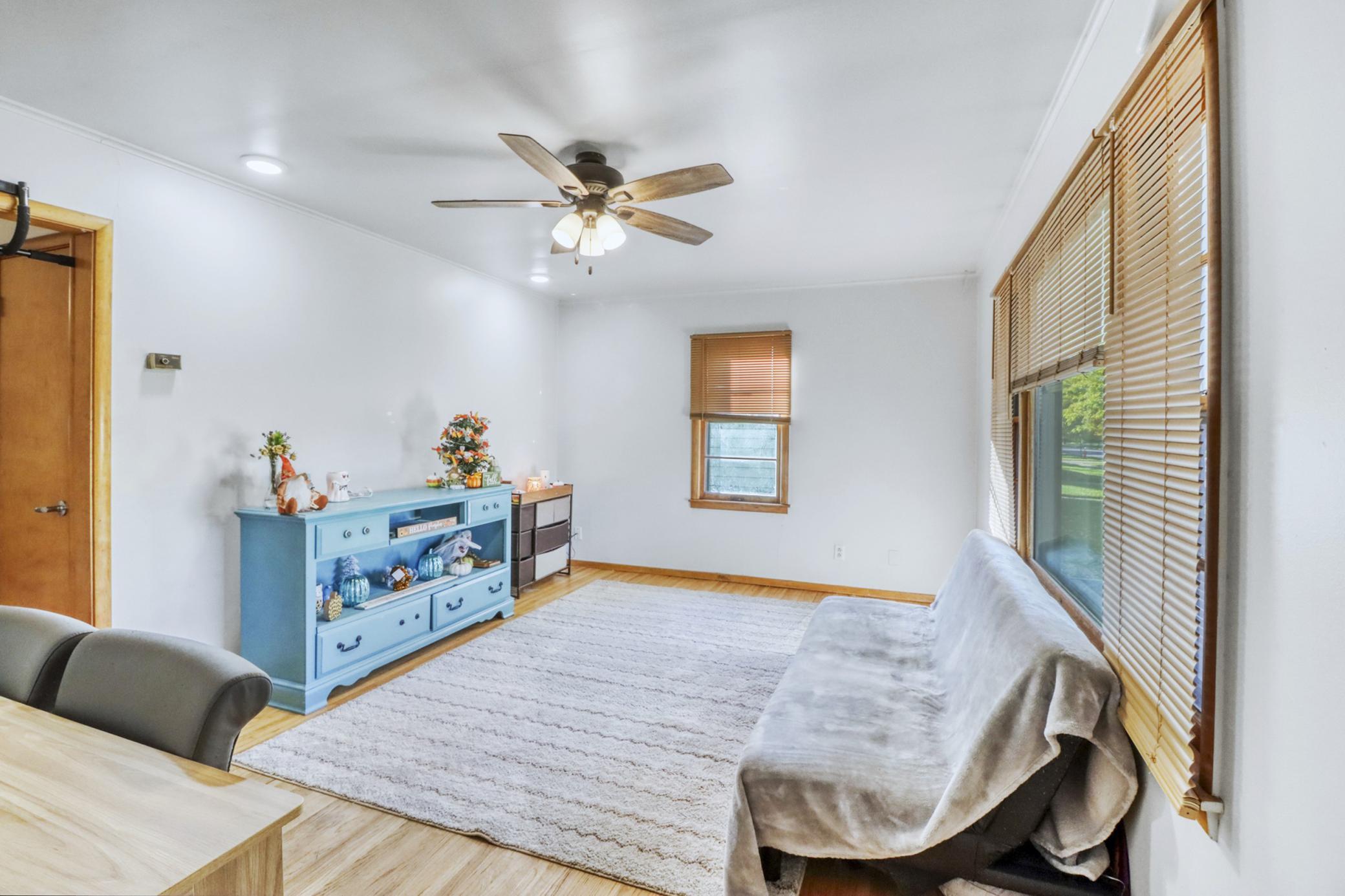 1952 single family home for sale at 1737 4th Street N in Fargo, ND — 3 bed, 2 bath (photo 13 of 39)