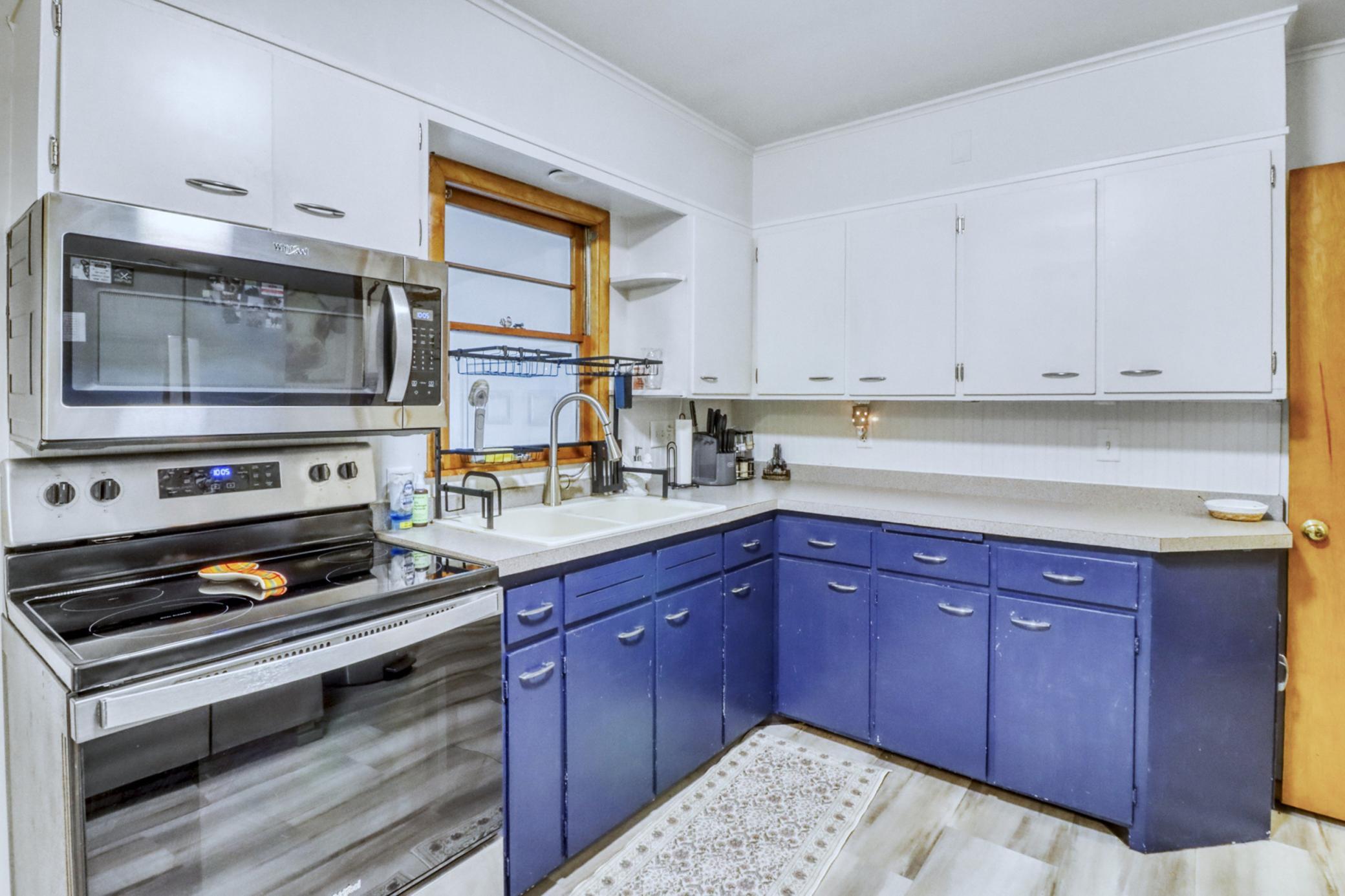 1952 single family home for sale at 1737 4th Street N in Fargo, ND — 3 bed, 2 bath (photo 23 of 39)