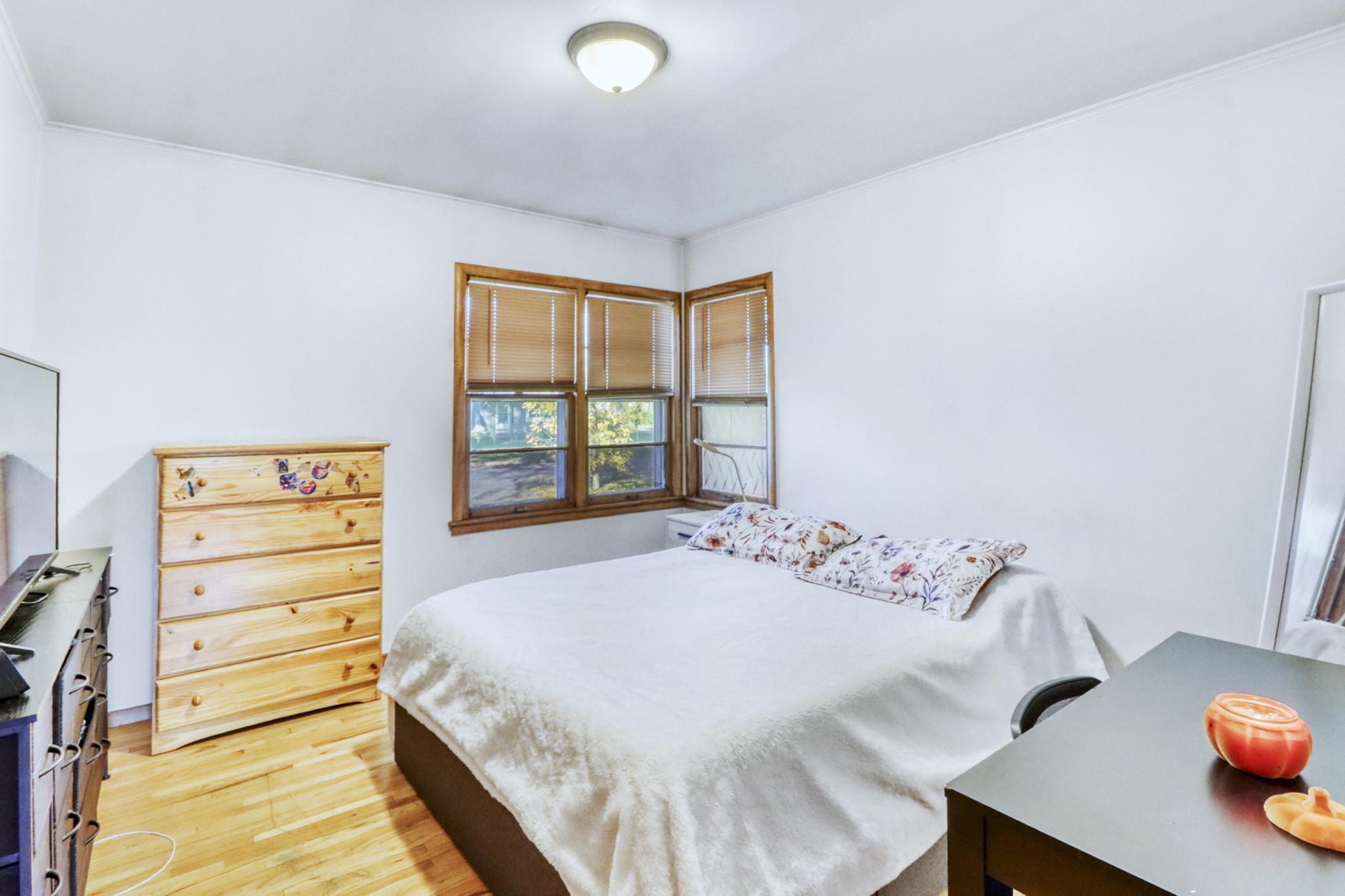 1952 single family home for sale at 1737 4th Street N in Fargo, ND — 3 bed, 2 bath (photo 25 of 39)