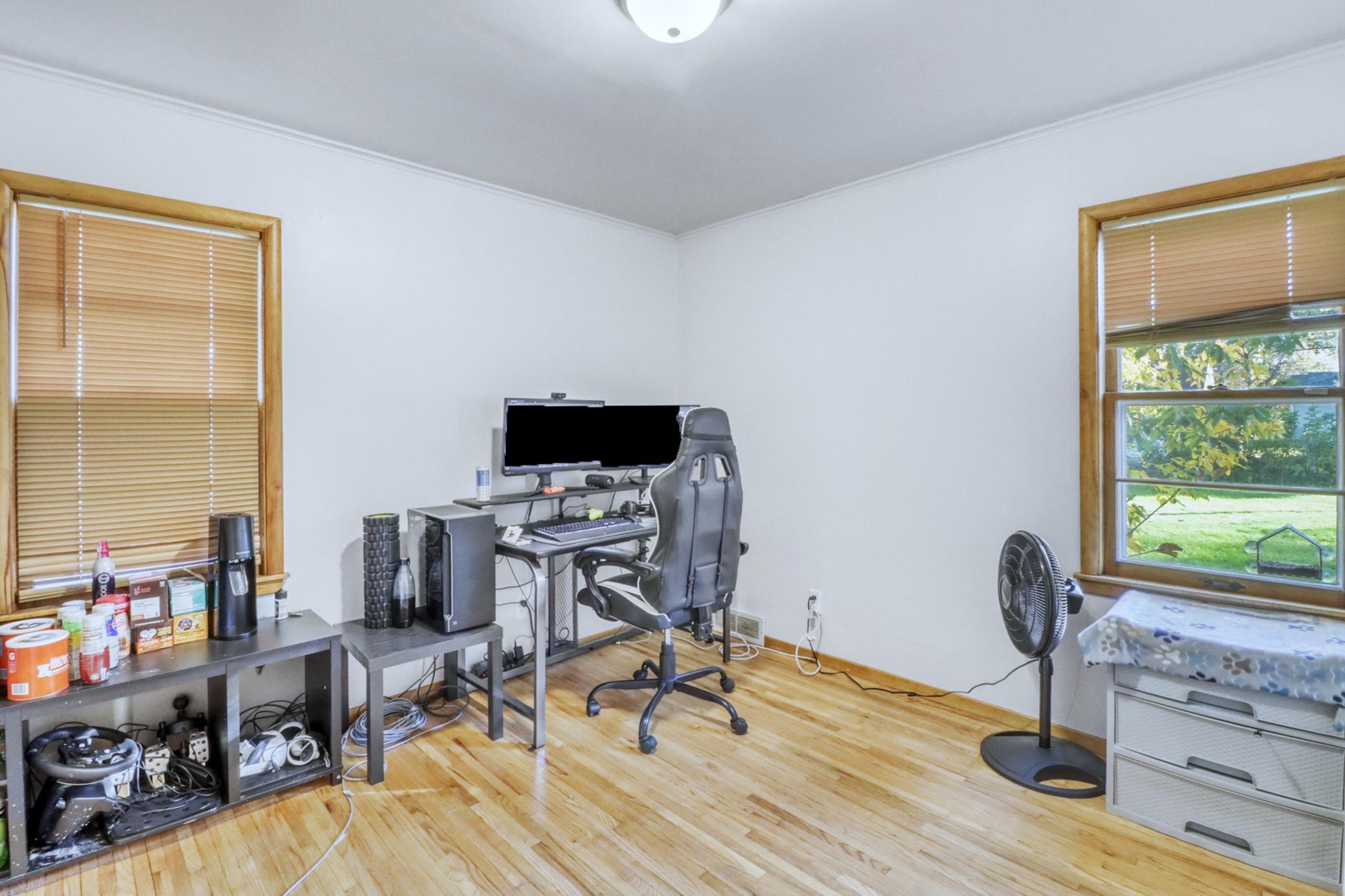 1952 single family home for sale at 1737 4th Street N in Fargo, ND — 3 bed, 2 bath (photo 26 of 39)