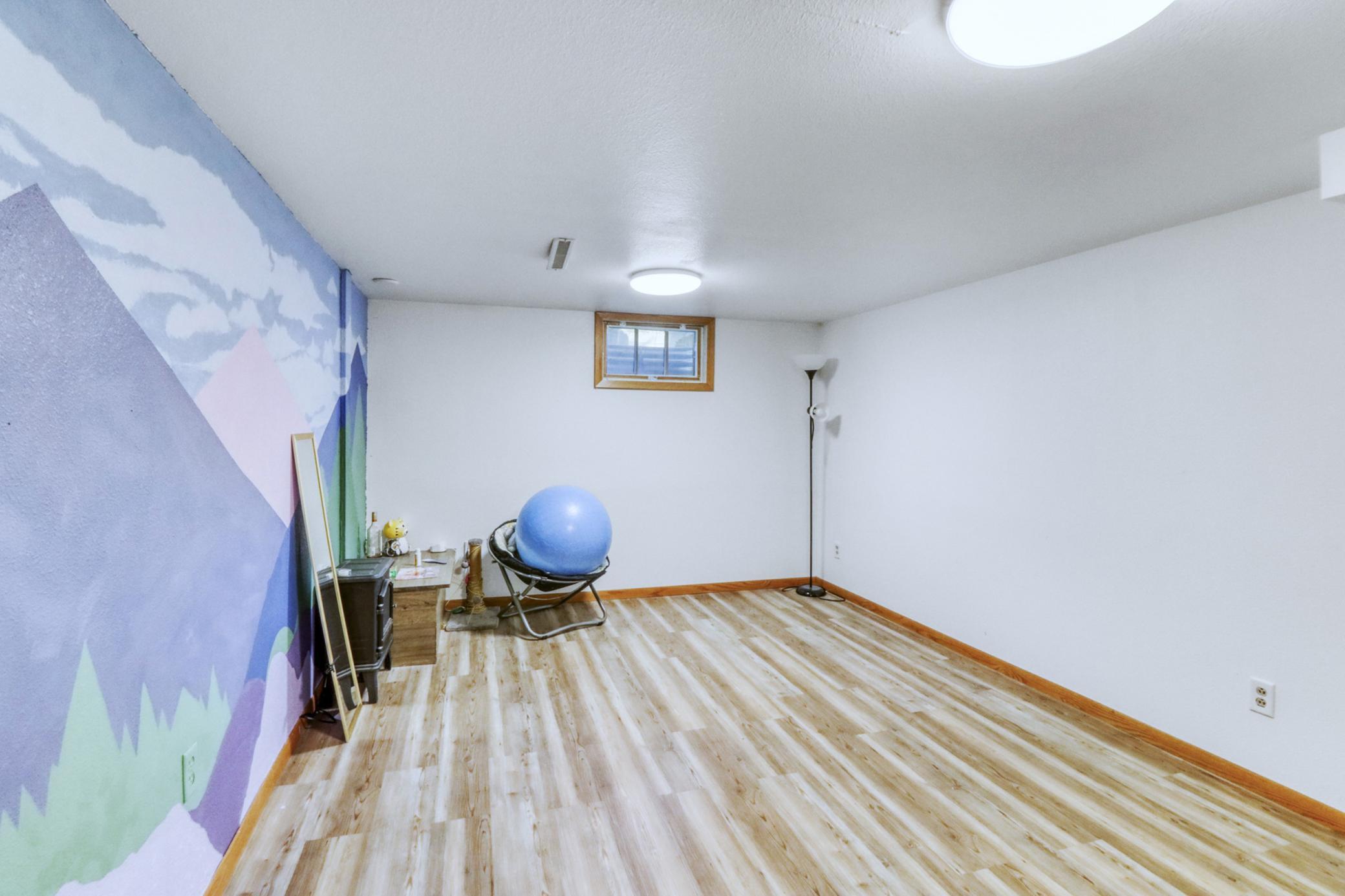 1952 single family home for sale at 1737 4th Street N in Fargo, ND — 3 bed, 2 bath (photo 31 of 39)