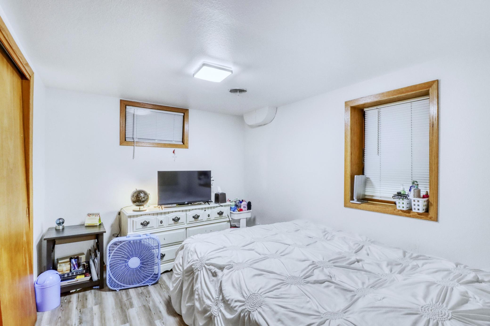 1952 single family home for sale at 1737 4th Street N in Fargo, ND — 3 bed, 2 bath (photo 33 of 39)