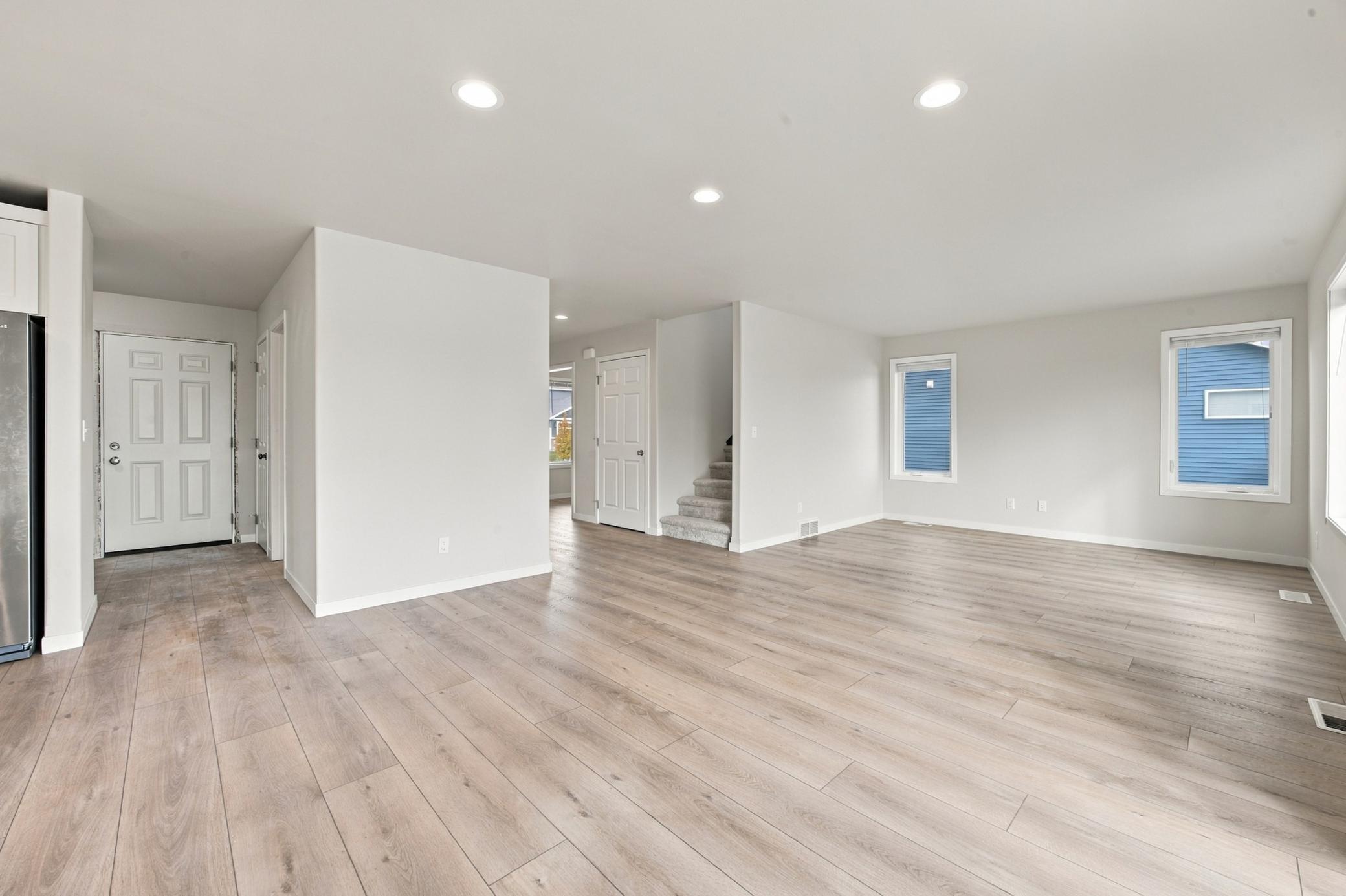 2017 single family home for sale at 2528 N Pond Drive E in West Fargo, ND — 6 bed, 4 bath (photo 11 of 42)