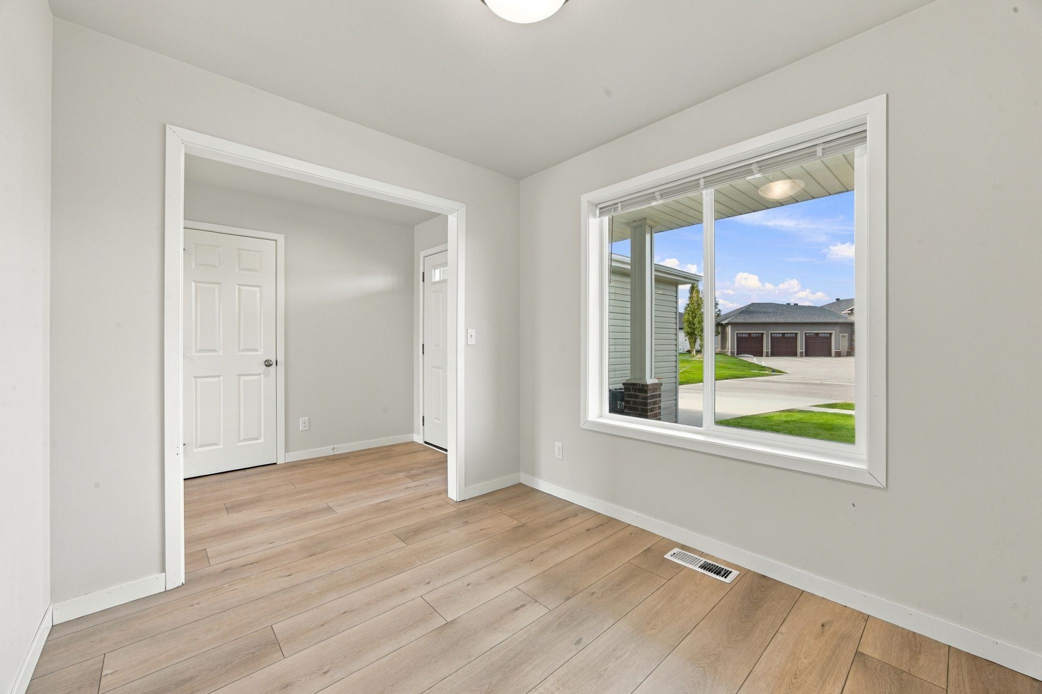 2017 single family home for sale at 2528 N Pond Drive E in West Fargo, ND — 6 bed, 4 bath (photo 14 of 42)