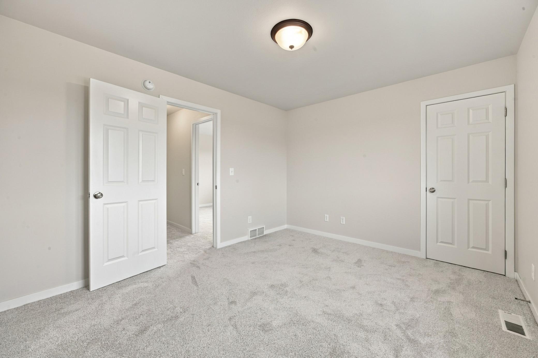 2017 single family home for sale at 2528 N Pond Drive E in West Fargo, ND — 6 bed, 4 bath (photo 25 of 42)