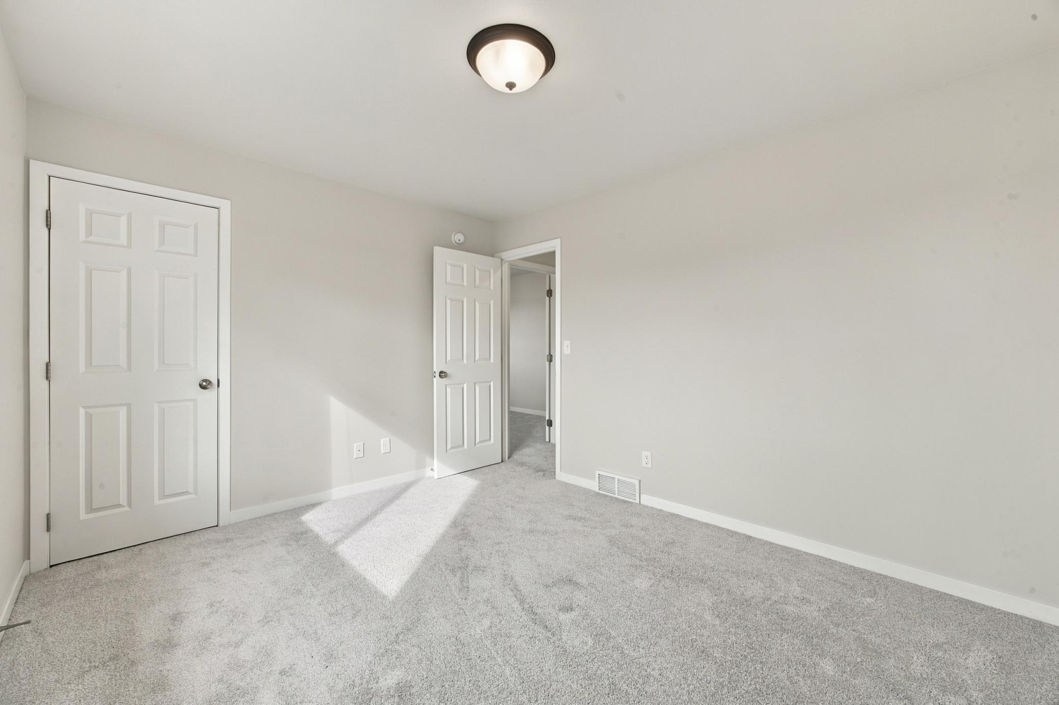 2017 single family home for sale at 2528 N Pond Drive E in West Fargo, ND — 6 bed, 4 bath (photo 28 of 42)