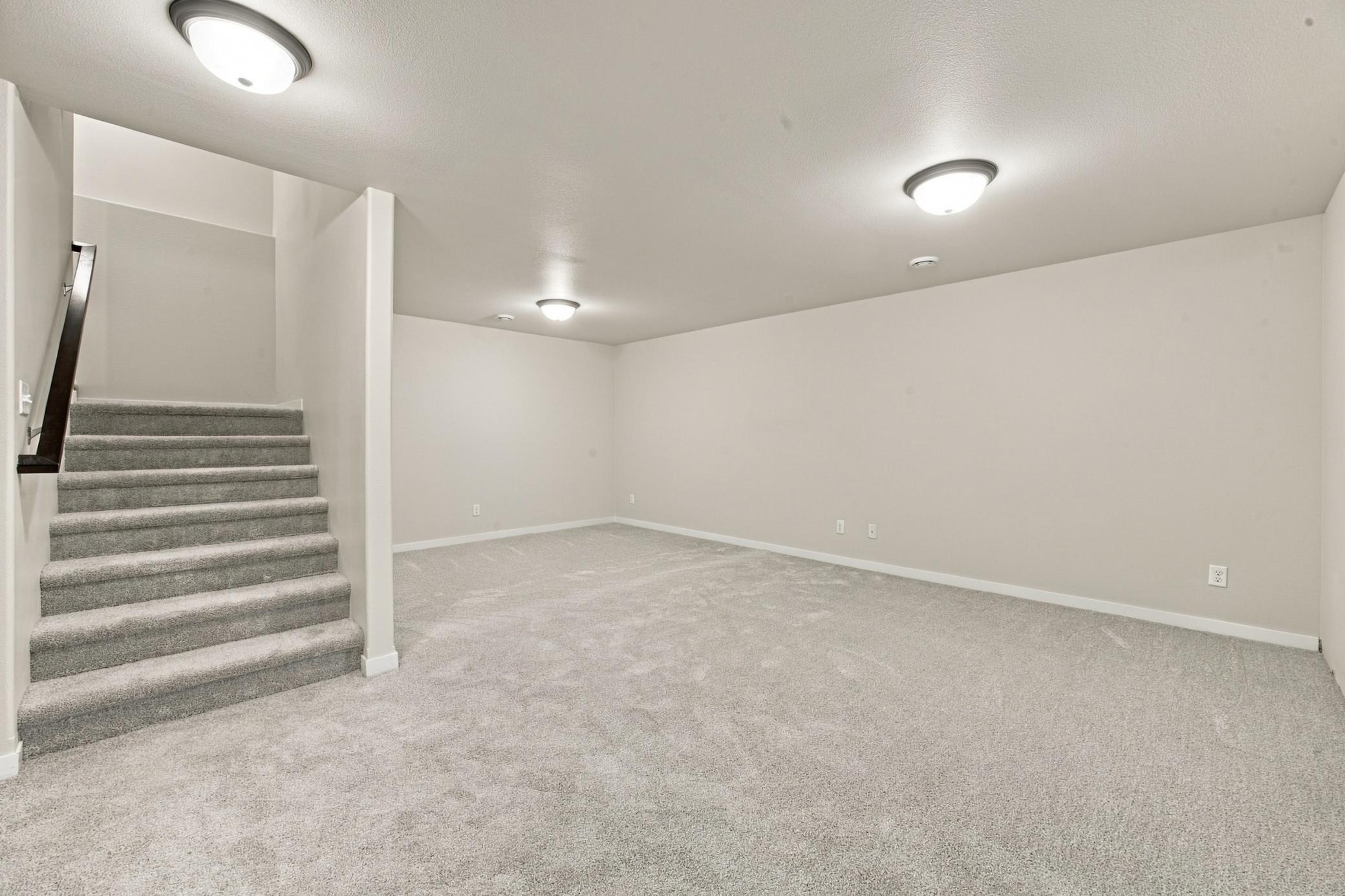 2017 single family home for sale at 2528 N Pond Drive E in West Fargo, ND — 6 bed, 4 bath (photo 30 of 42)