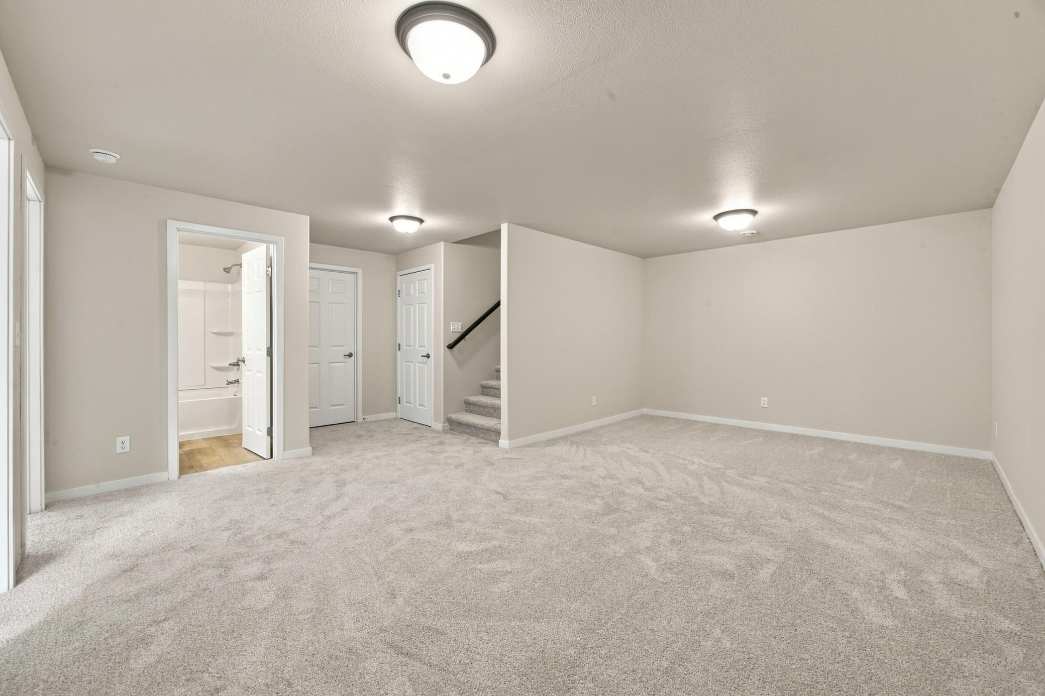 2017 single family home for sale at 2528 N Pond Drive E in West Fargo, ND — 6 bed, 4 bath (photo 31 of 42)