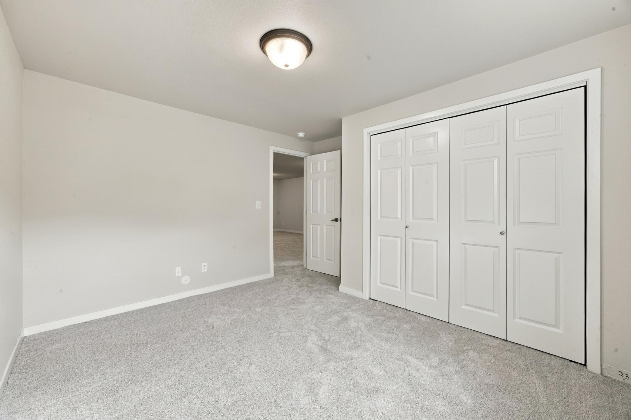 2017 single family home for sale at 2528 N Pond Drive E in West Fargo, ND — 6 bed, 4 bath (photo 36 of 42)