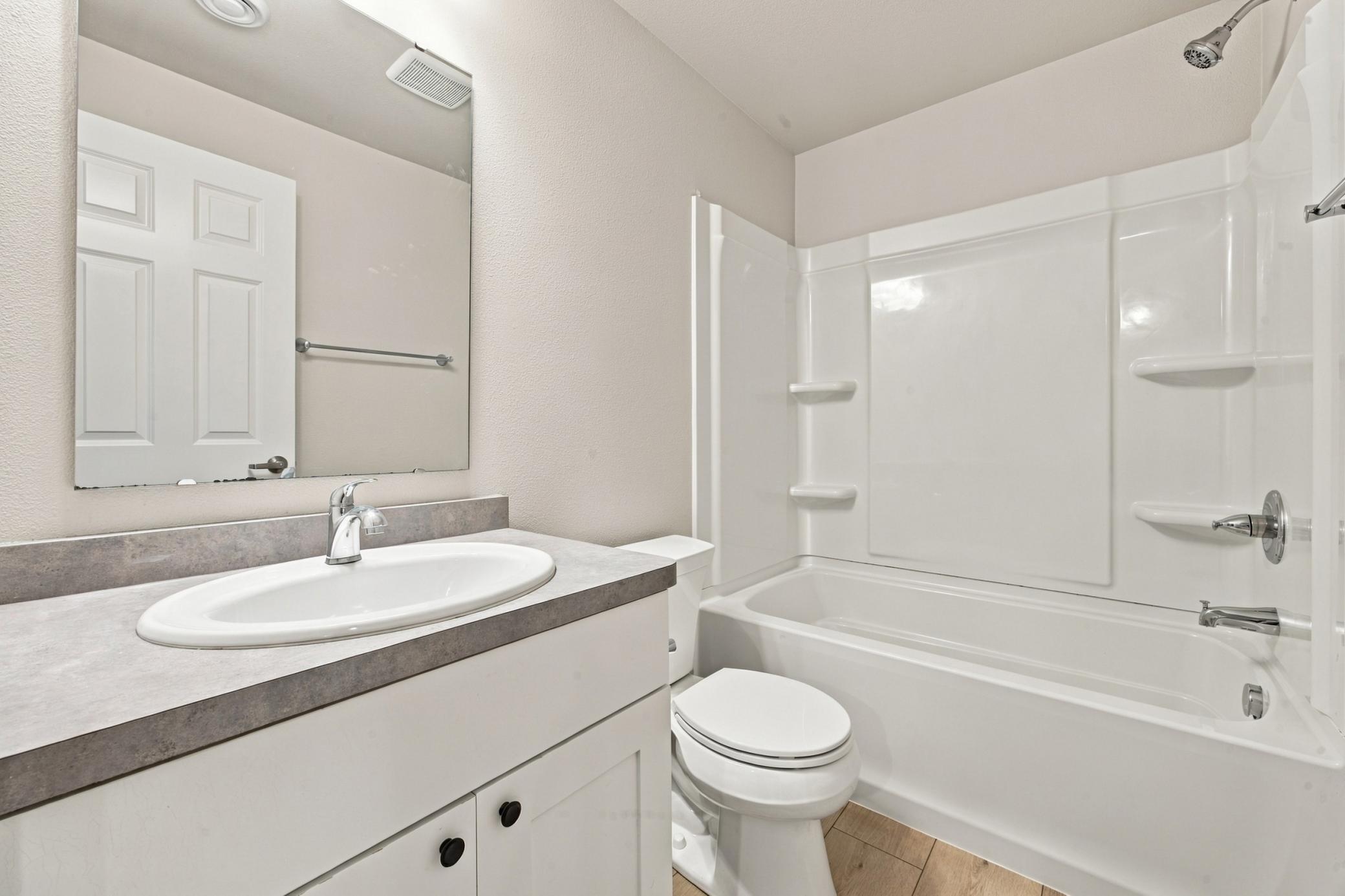 2017 single family home for sale at 2528 N Pond Drive E in West Fargo, ND — 6 bed, 4 bath (photo 37 of 42)
