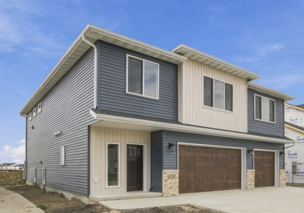 2026 single family home for sale at 8479 61st Street S in Horace, ND — 5 bed, 3 bath (photo 2 of 38)