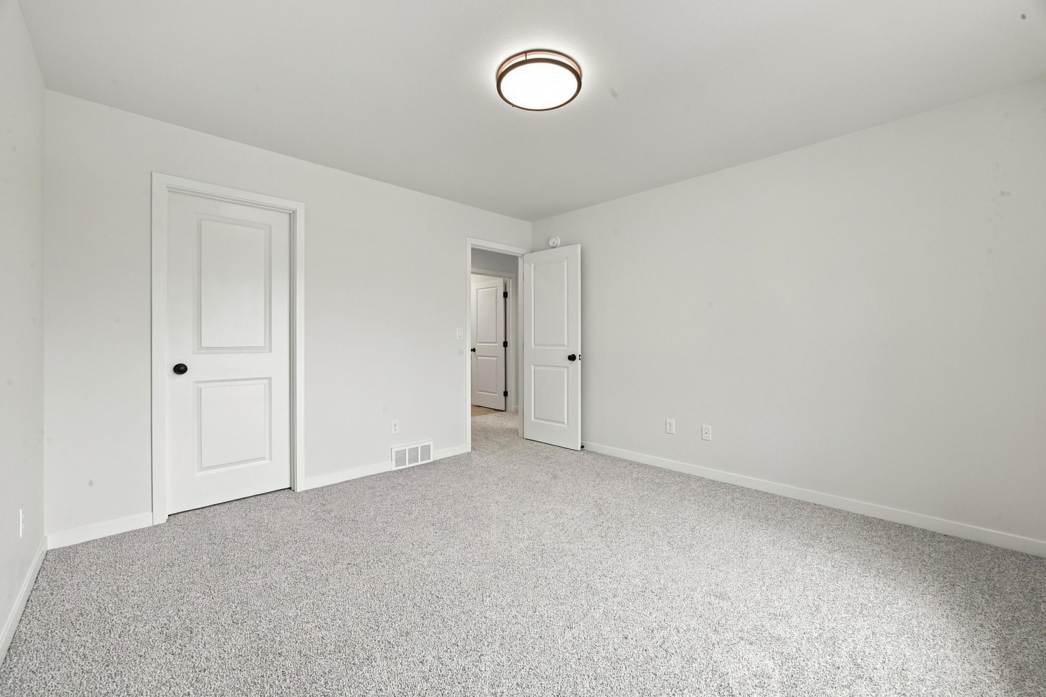 2026 single family home for sale at 8479 61st Street S in Horace, ND — 5 bed, 3 bath (photo 18 of 38)