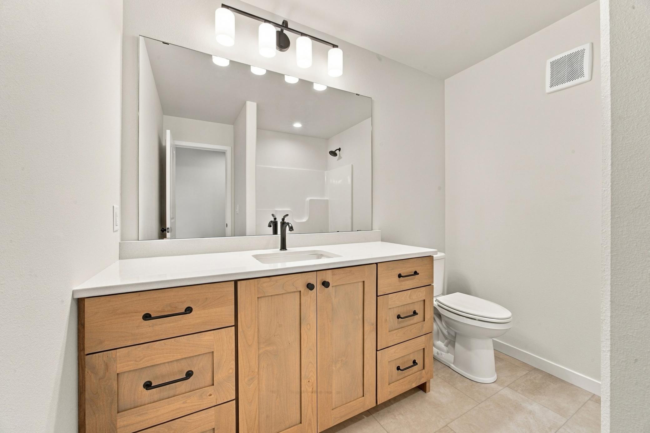 2026 single family home for sale at 8479 61st Street S in Horace, ND — 5 bed, 3 bath (photo 21 of 38)