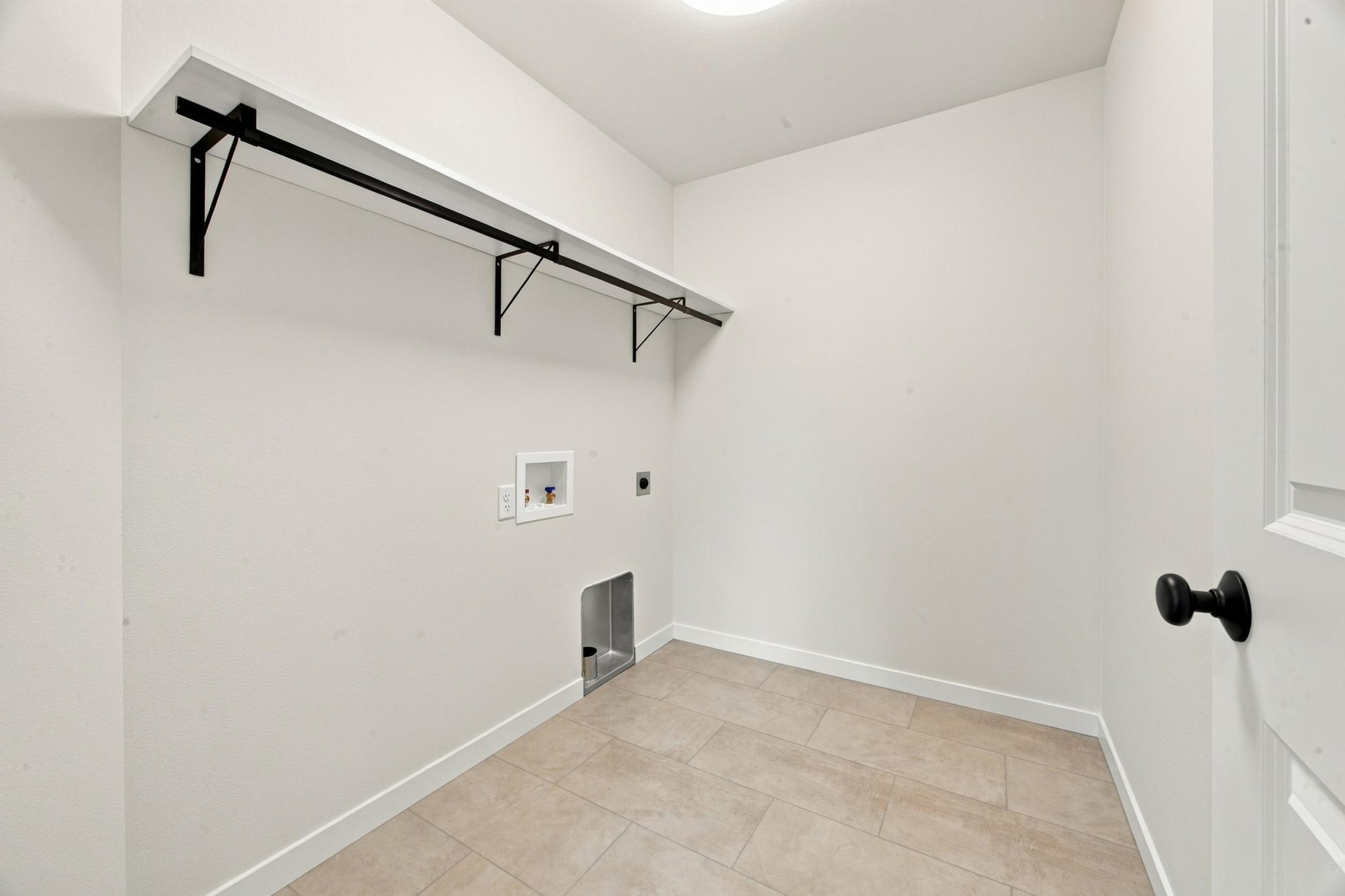 2026 single family home for sale at 8479 61st Street S in Horace, ND — 5 bed, 3 bath (photo 22 of 38)